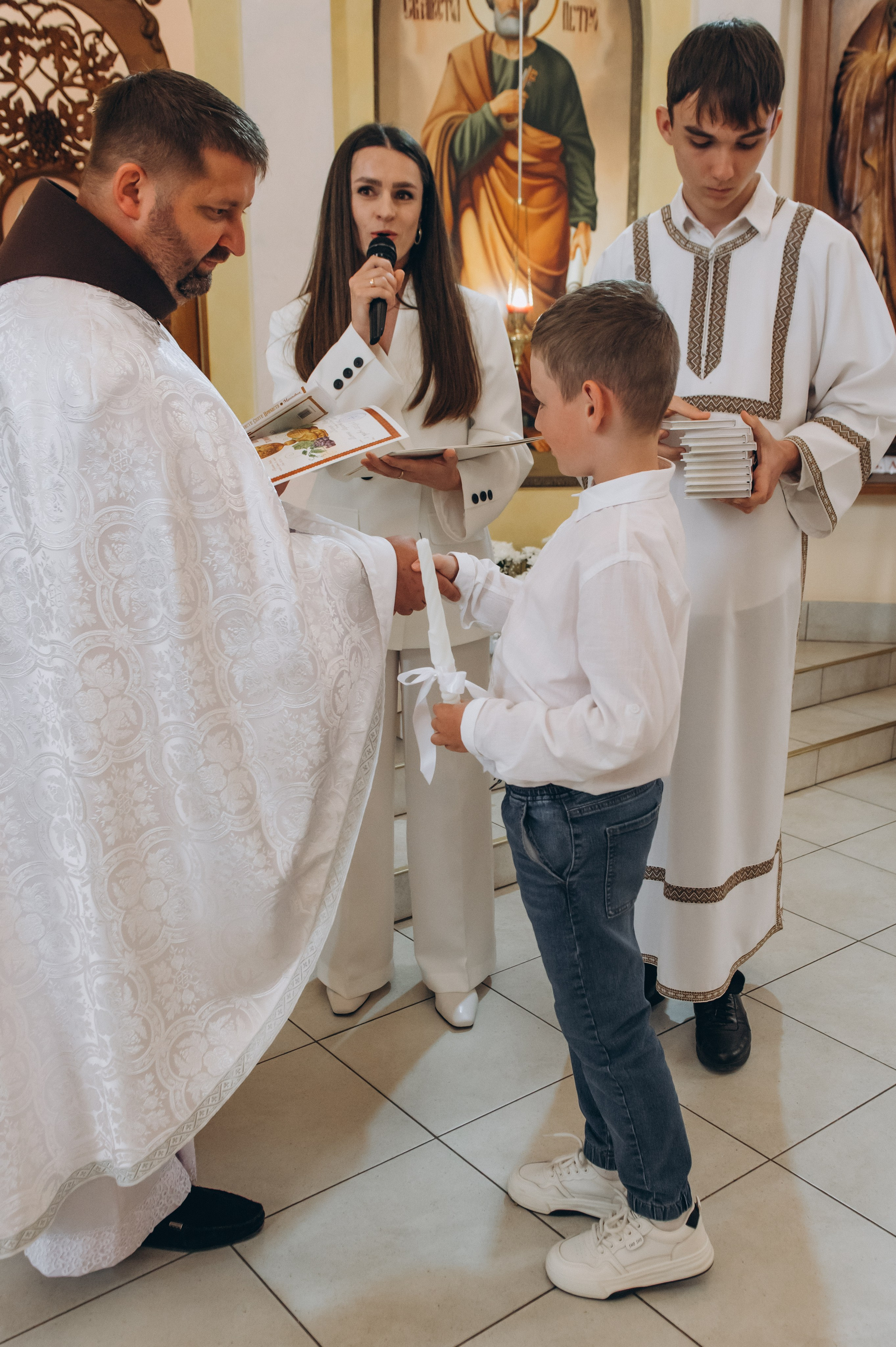Фотосесія Причастя Тернопіль, зйомка Причастя, фотограф на Причастя Тернопіль, Причастя Львів, церква Петра і Павла. Сімейний, дитячий та індивідуальний фотограф в м. Тернопіль, м. Львів