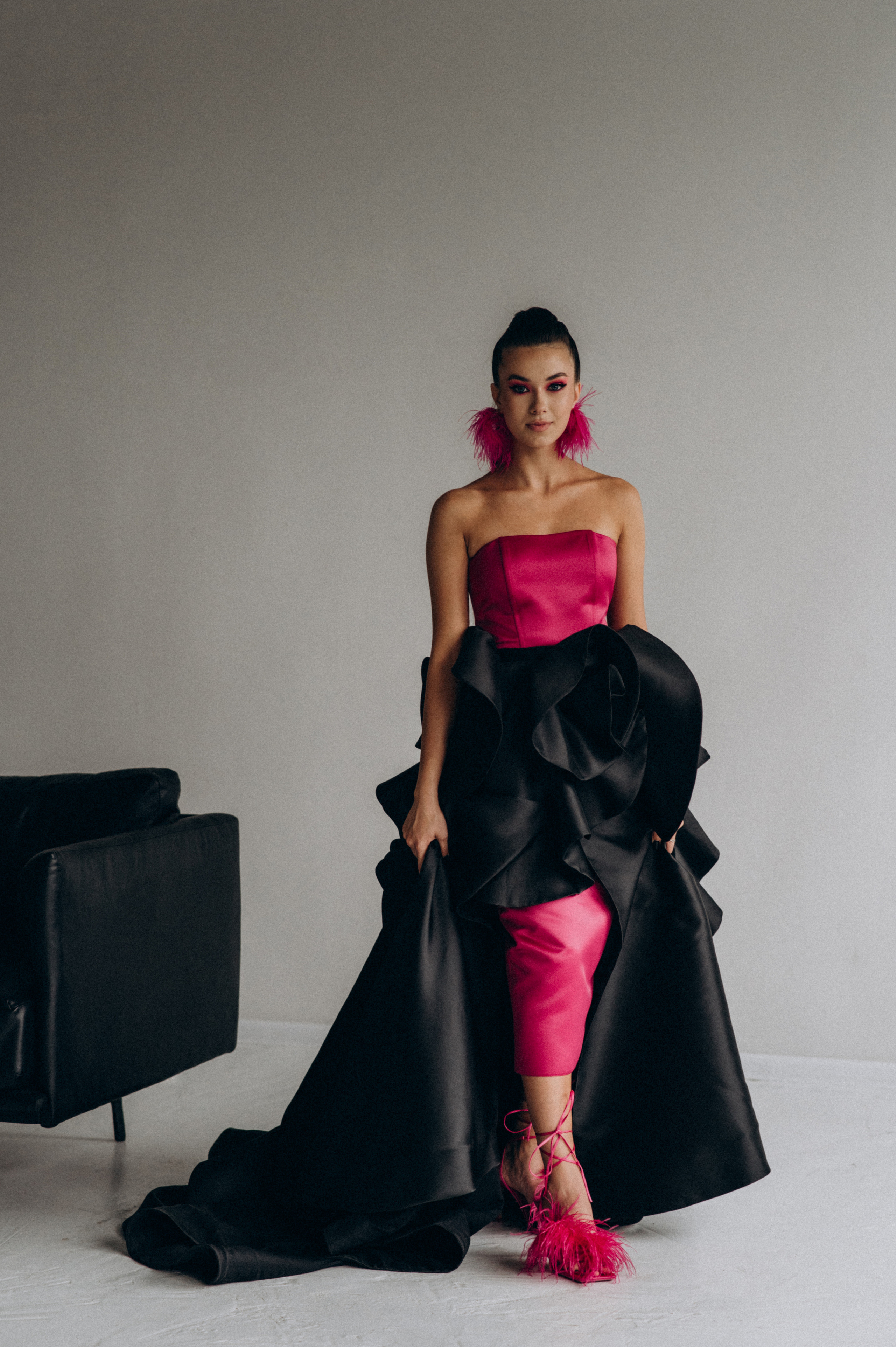 Випускниця, зйомка у студії, фотосесія випускного Тернопіль Львів. Сімейний, дитячий та індивідуальний фотограф в м. Тернопіль, м. Львів