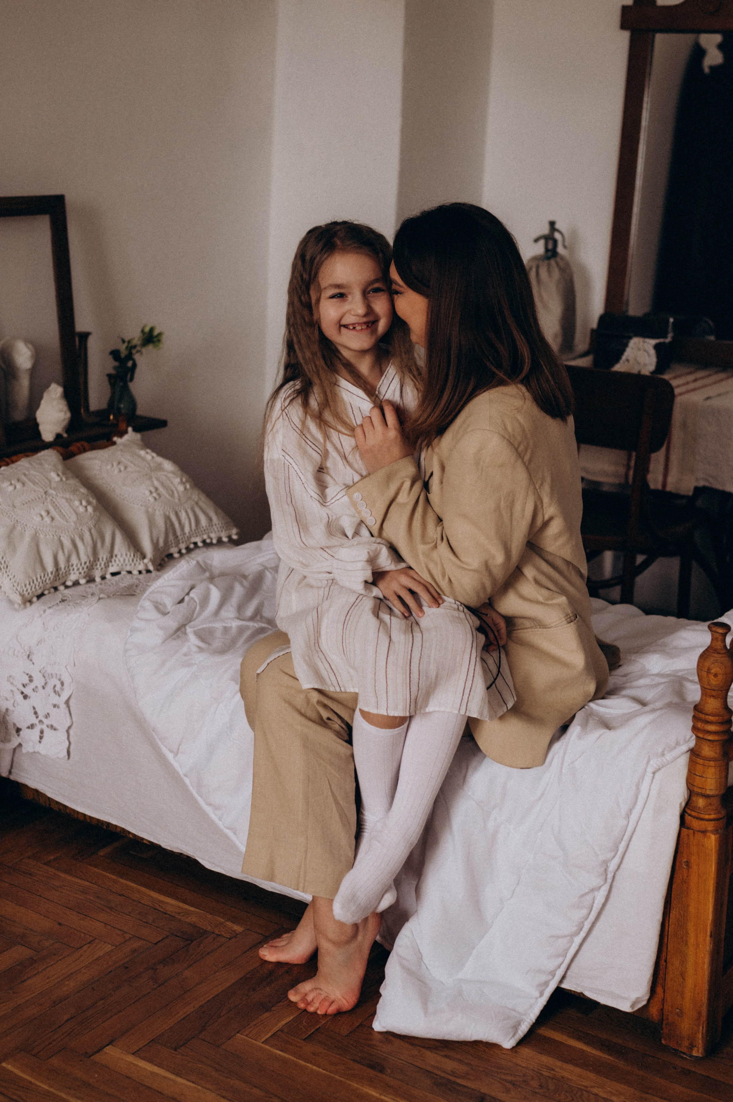 Сімейна фотосесія мами і донечок, зйомка Тернопіль Львів етностиль. Сімейний, дитячий та індивідуальний фотограф в м. Тернопіль, м. Львів