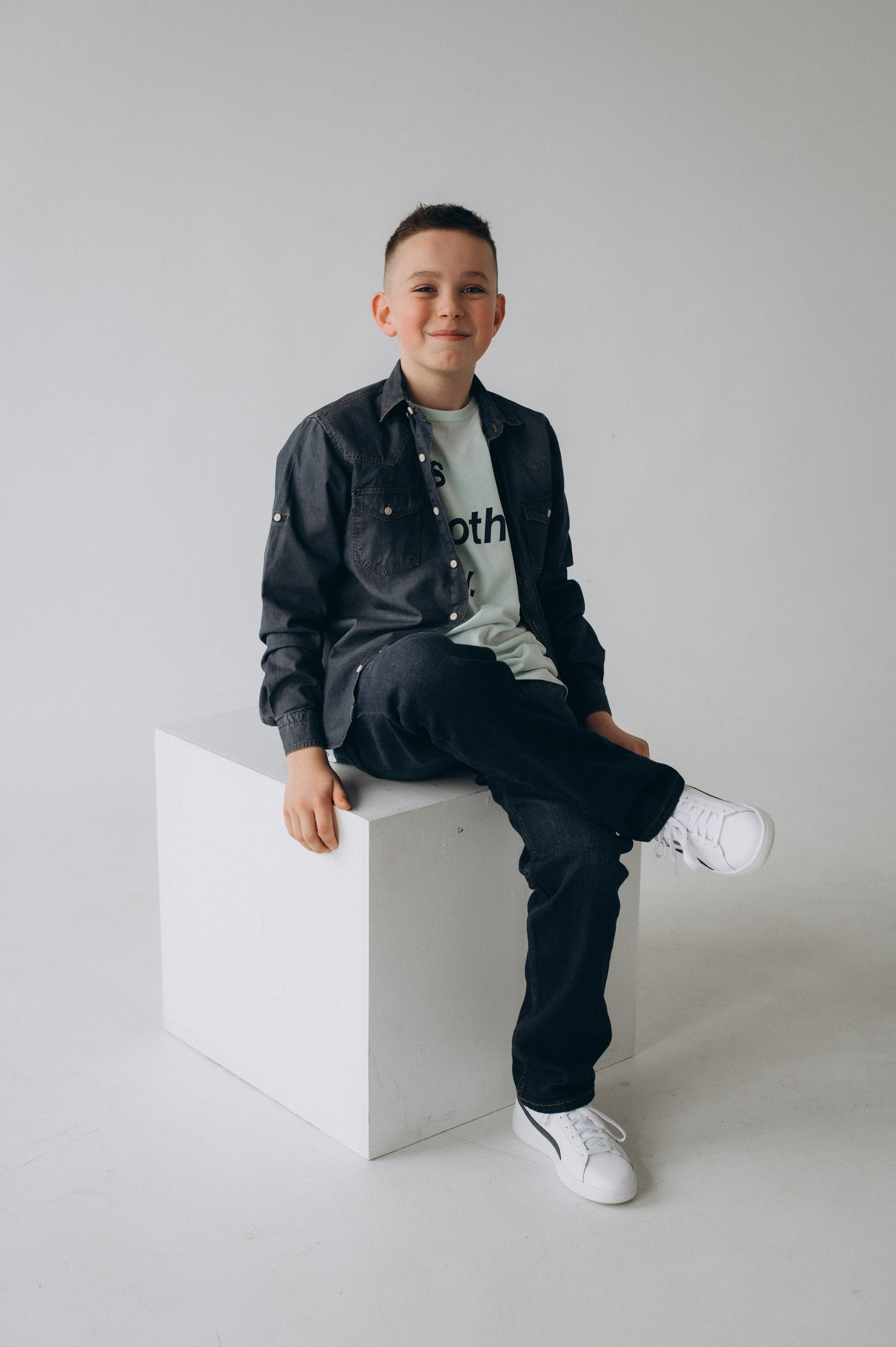 Шкільна фотосесія на віньєтки Тернопіль, фотосесія випускників Тернопіль, зйомка на віньєтки, шкільні фотоальбоми Тернопіль. Сімейний, дитячий та індивідуальний фотограф в м. Тернопіль, м. Львів