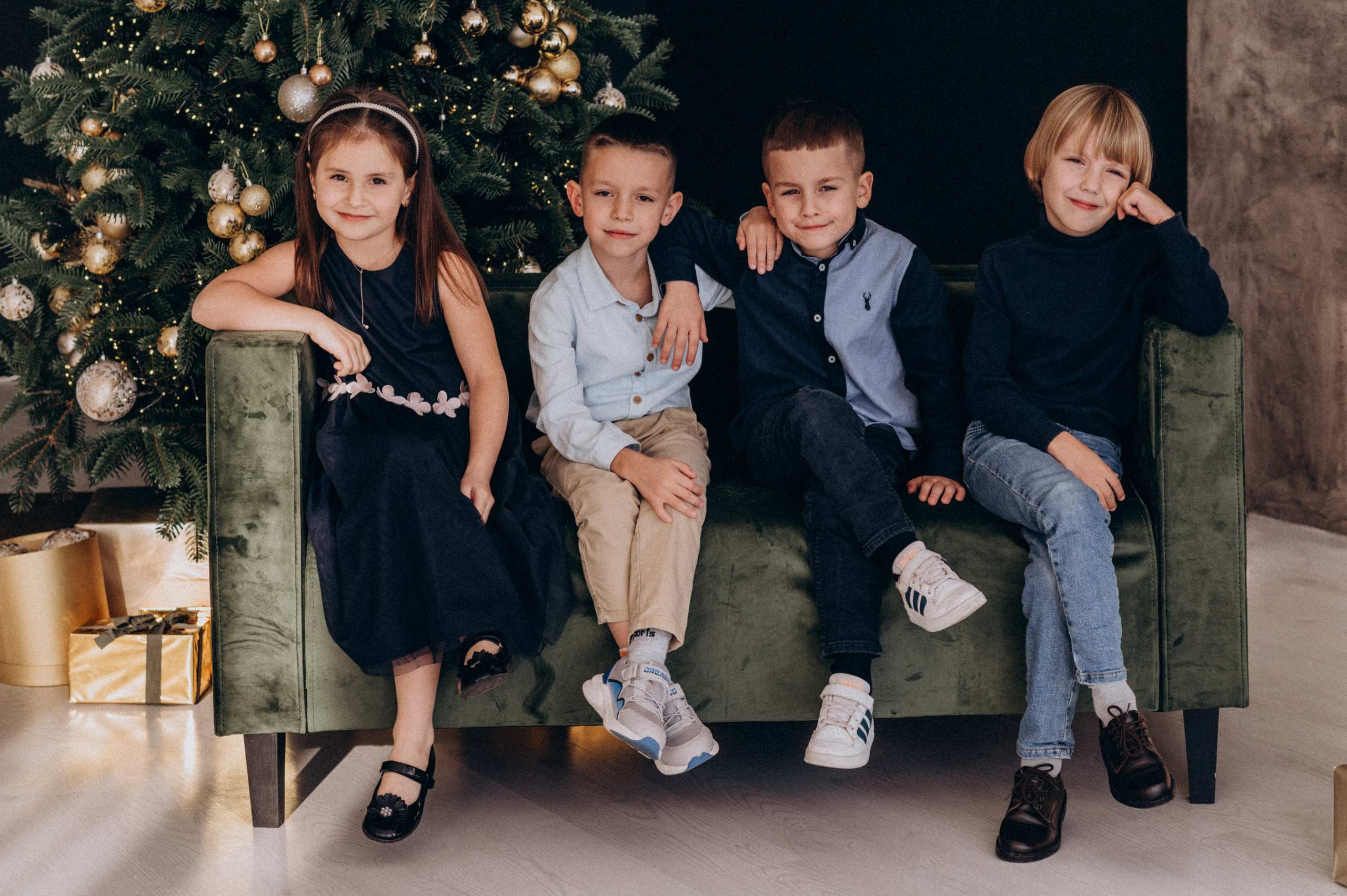 Фотосесія групи дитячого садочку, фотосесія на віньєтки, зйомка дітей в студії. Сімейний, дитячий та індивідуальний фотограф в м. Тернопіль, м. Львів