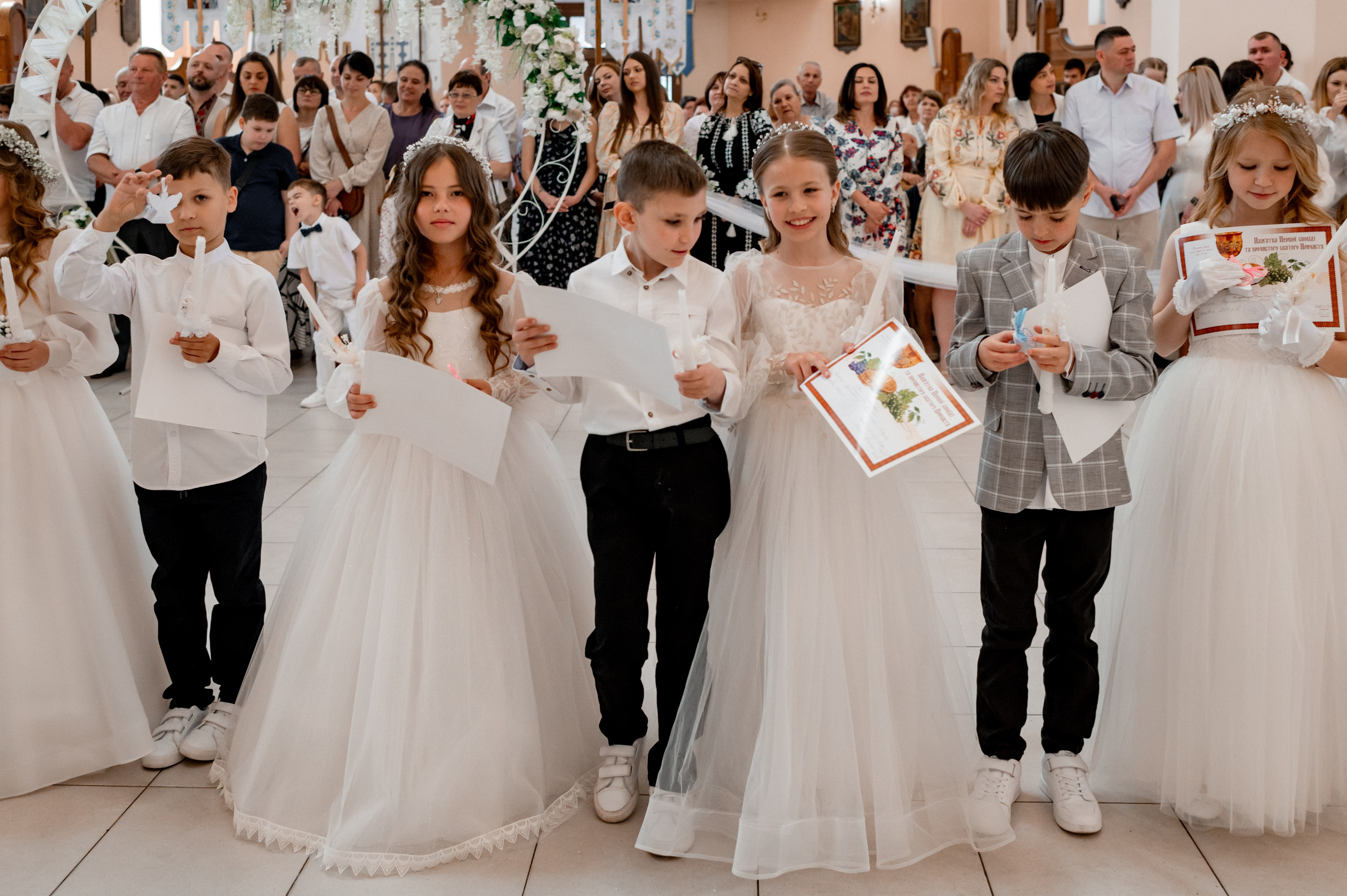 Фотосесія Першого Причастя Тернопіль, зйомка Причастя Тернопіль, Таїнство Першого Причастя Тернопіль, Катедра Причастя Тернопіль. Сімейний, дитячий та індивідуальний фотограф в м. Тернопіль, м. Львів