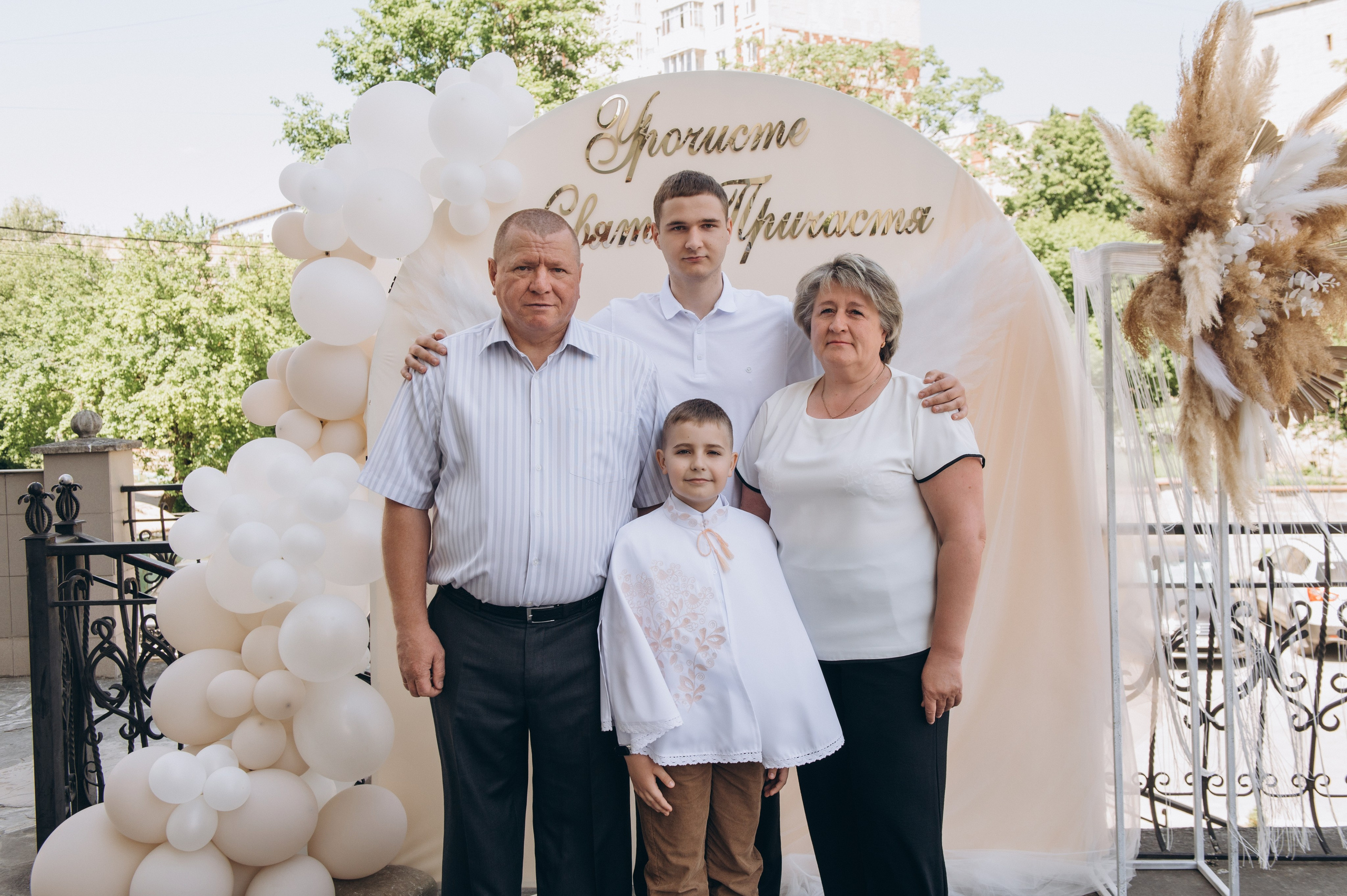 Фотосесія Причастя Тернопіль церква Св Михаїла, фотограф на Причастя Тернопіль, фотосесія Літургії Причастя Тернопіль. Сімейний, дитячий та індивідуальний фотограф в м. Тернопіль, м. Львів