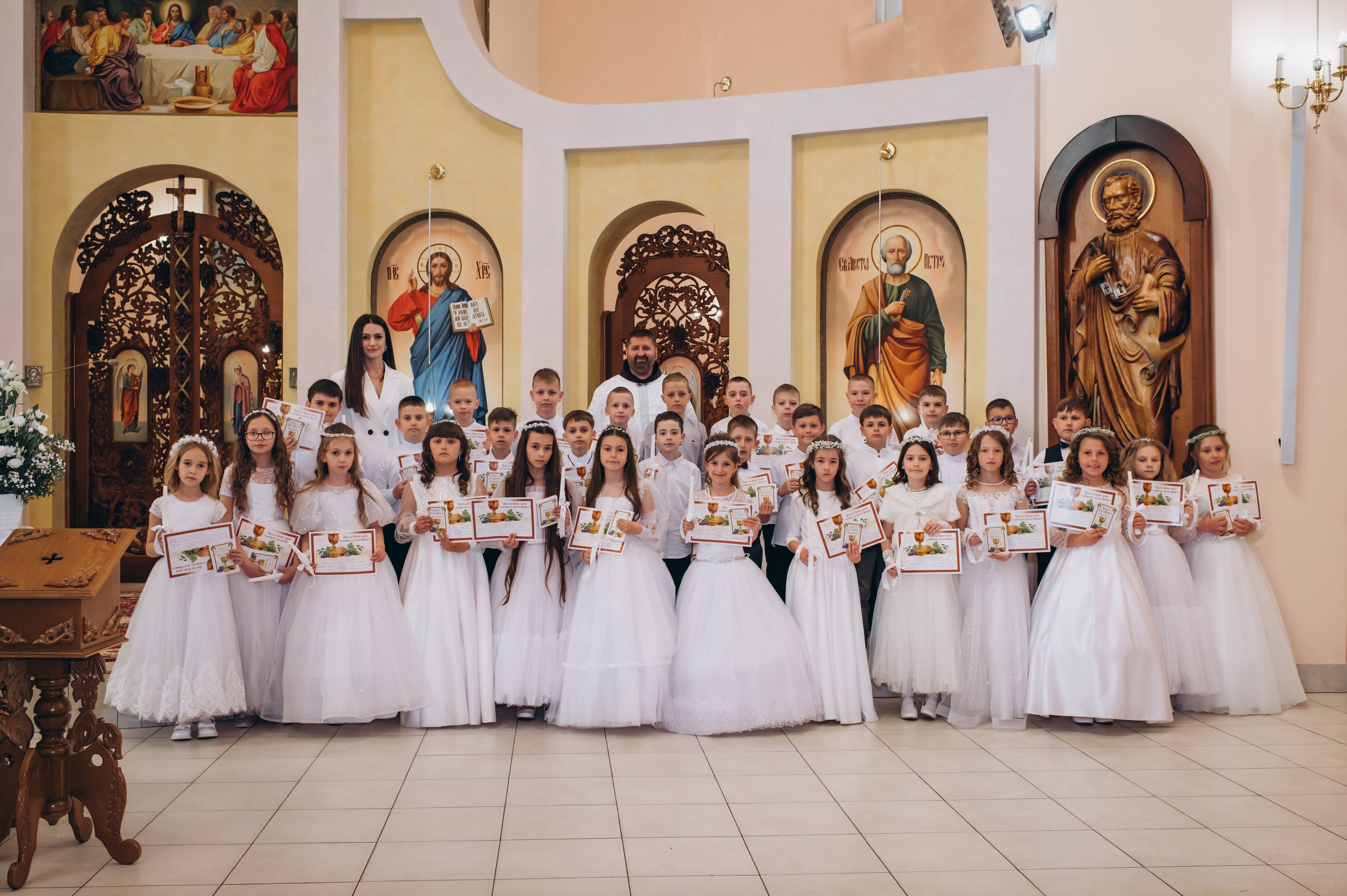 Фотосесія Причастя Тернопіль, зйомка Причастя, фотограф на Причастя Тернопіль, Причастя Львів, церква Петра і Павла. Сімейний, дитячий та індивідуальний фотограф в м. Тернопіль, м. Львів