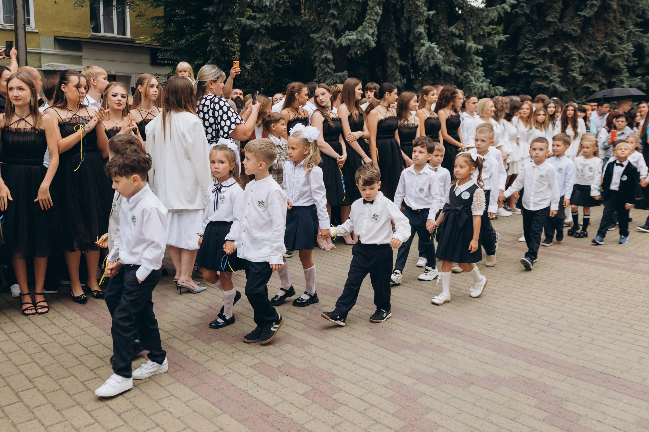 Перший дзвоник у Тернополі, фотосесія першокласників