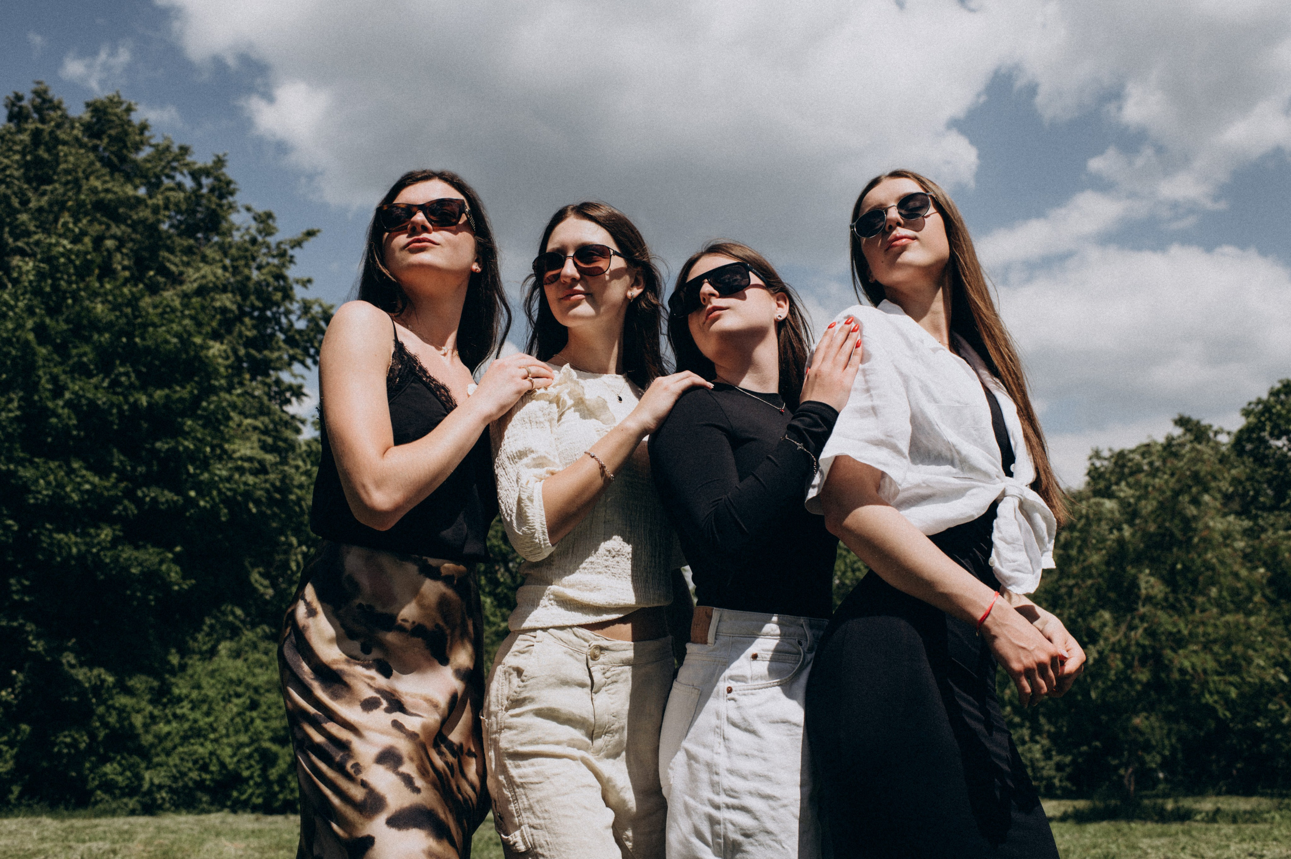 Фотосесія випускників, зйомка випускників Тернопіль Львів, випускні фотоальбоми Тернопіль, шкільні фотоальбоми Тернопіль. Сімейний, дитячий та індивідуальний фотограф в м. Тернопіль, м. Львів