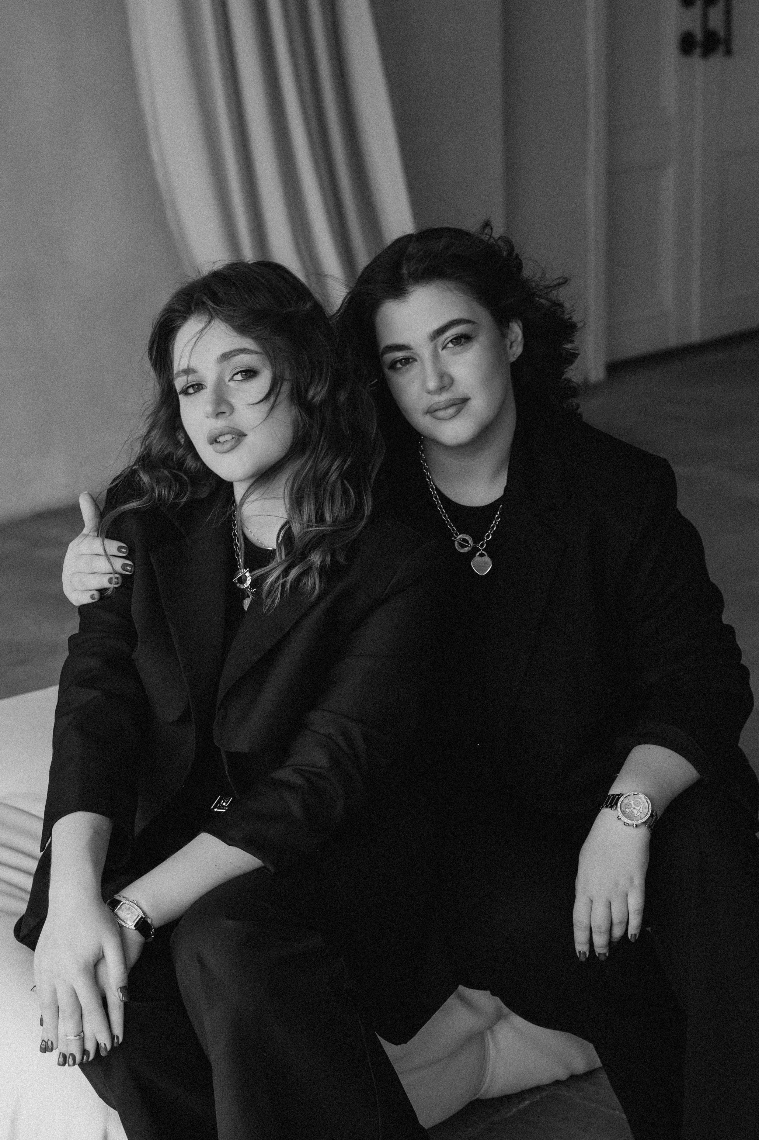 Сімейна фотосесія мами і донечок, сімейний фотограф Тернопіль, портретний фотограф Тернопіль, портретна фотосесія Львів. Сімейний, дитячий та індивідуальний фотограф в м. Тернопіль, м. Львів