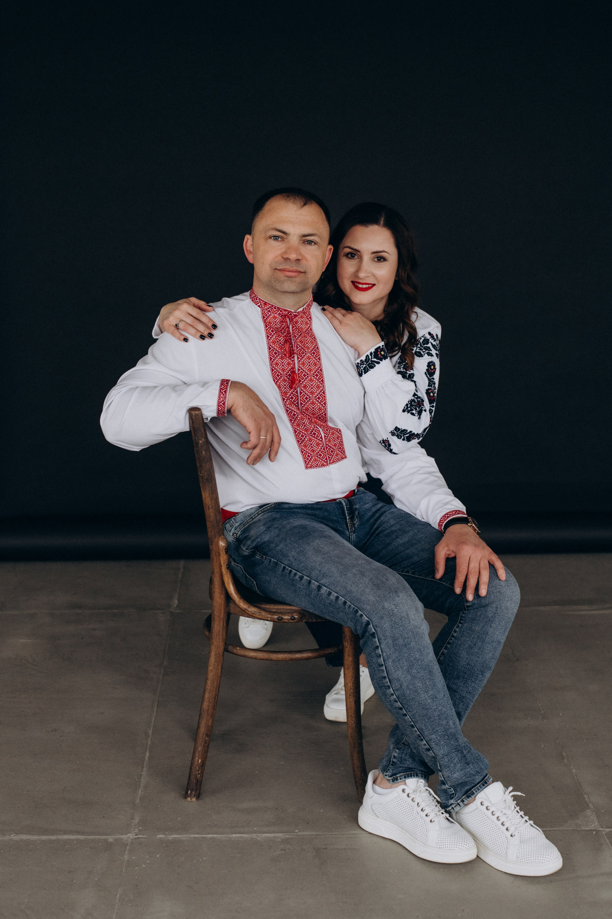 Сімейна фотосесія Тернопіль, сімейна зйомка у вишиванках, фотосесія Львів. Сімейний, дитячий та індивідуальний фотограф в м. Тернопіль, м. Львів