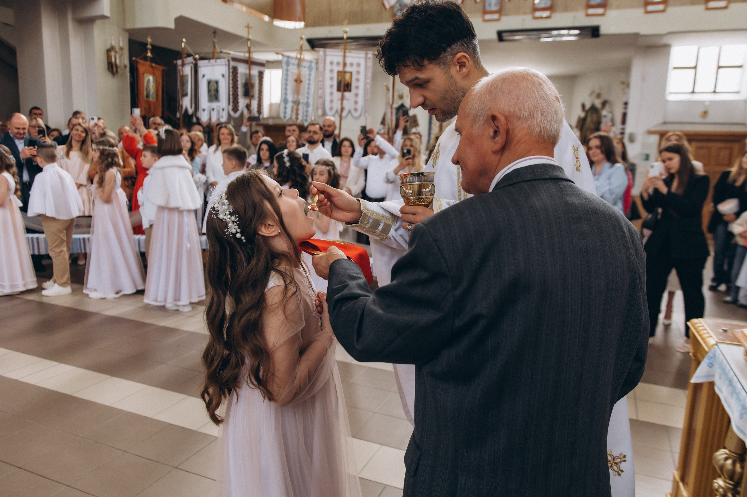 Фотосесія Причастя Тернопіль, зйомка Причастя, фотограф на Причастя Тернопіль, Причастя Львів, Причастя церква Михаїла Тернопіль. Сімейний, дитячий та індивідуальний фотограф в м. Тернопіль, м. Львів