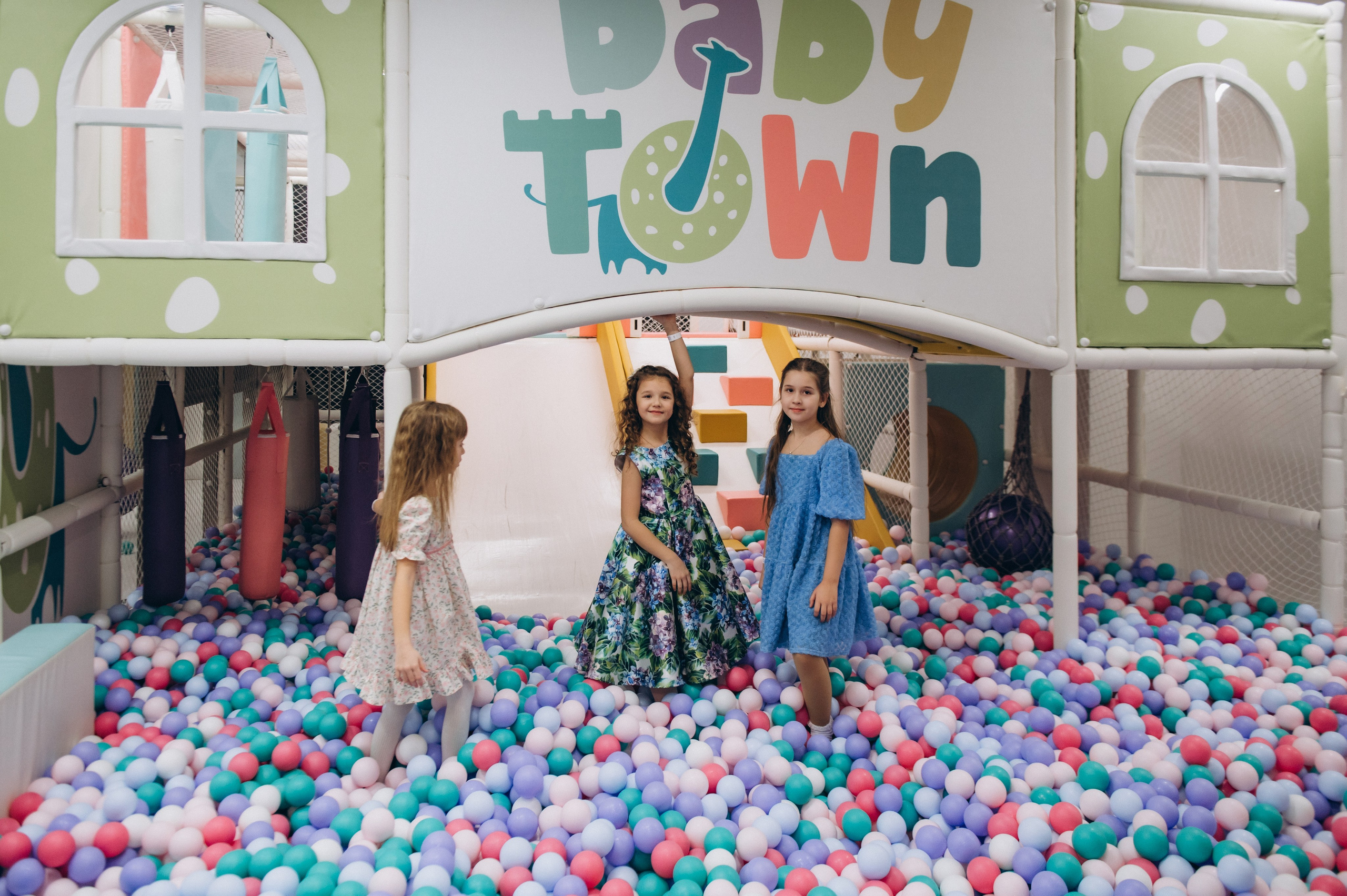 Фотосесія дня народження в Baby Towm Байківці, зйомка дитячого дня народження Тернопіль, фотосесія дня народження Тернопіль. Сімейний, дитячий та індивідуальний фотограф в м. Тернопіль, м. Львів