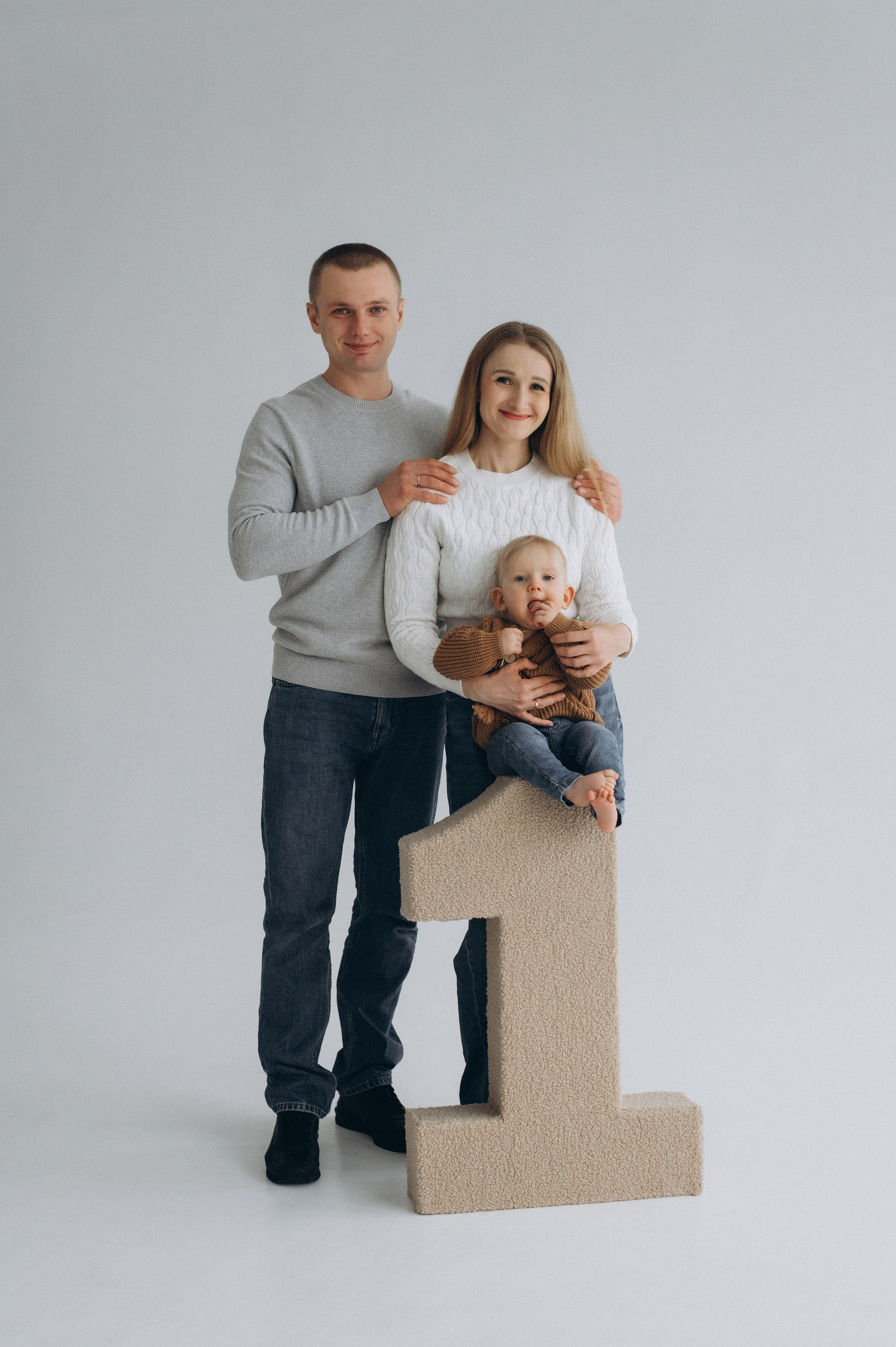 Зйомка дня народження дитини, фотосесія 1 рік Тернопіль, сімейний фотограф Тернопіль, сімейна фотосесія Тернопіль, перший тортик малюка. Сімейний, дитячий та індивідуальний фотограф в м. Тернопіль, м. Львів