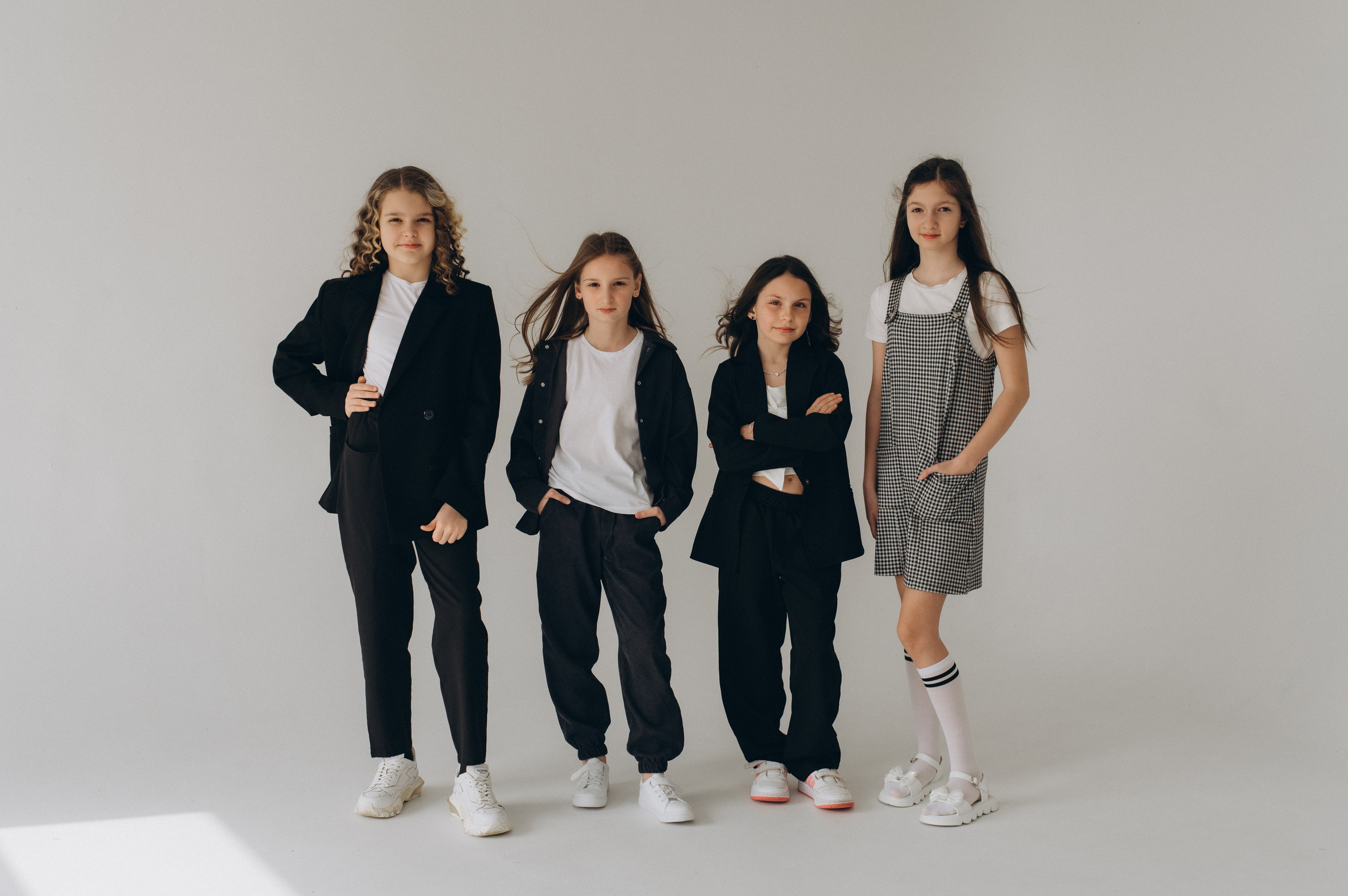 Шкільна фотосесія на віньєтки Тернопіль, шкільні альбоми, фотосесія випускників Тернопіль, випускний альбом, фотограф випускний Тернопіль. Сімейний, дитячий та індивідуальний фотограф в м. Тернопіль, м. Львів