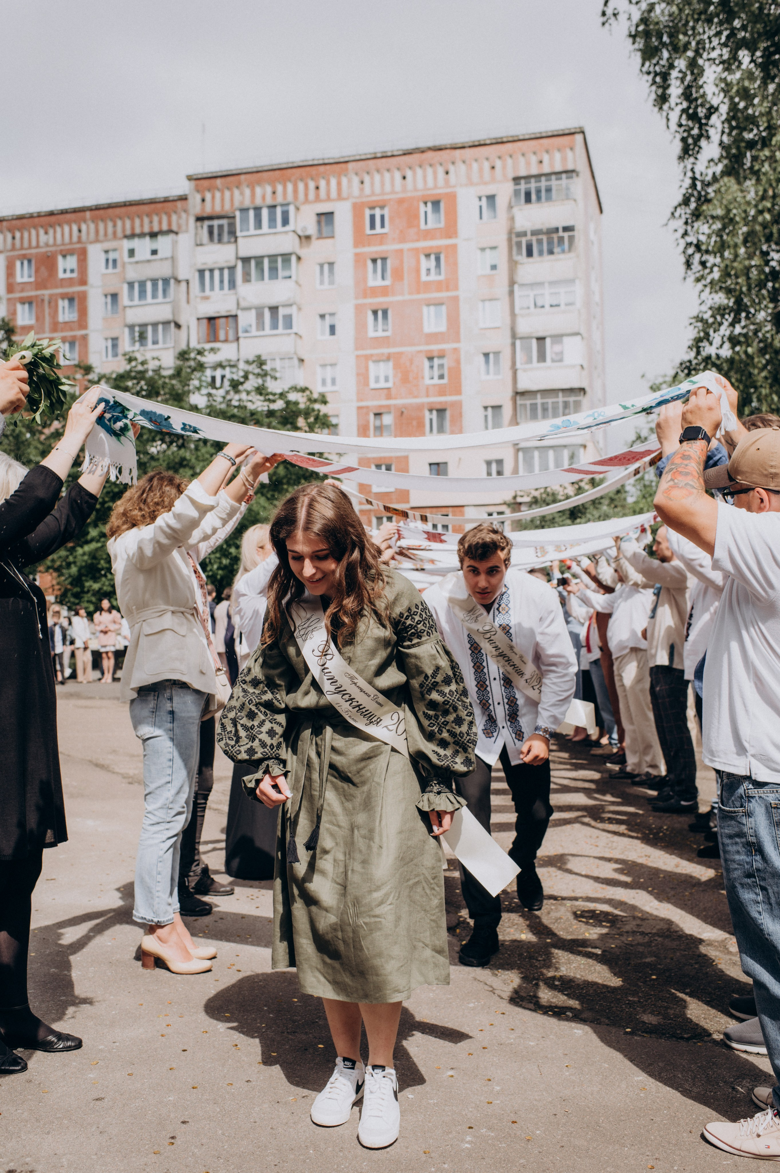 Фотосесія останнього дзвоника, фотосесія випускників Тернопіль, випускний 2024. Сімейний, дитячий та індивідуальний фотограф в м. Тернопіль, м. Львів