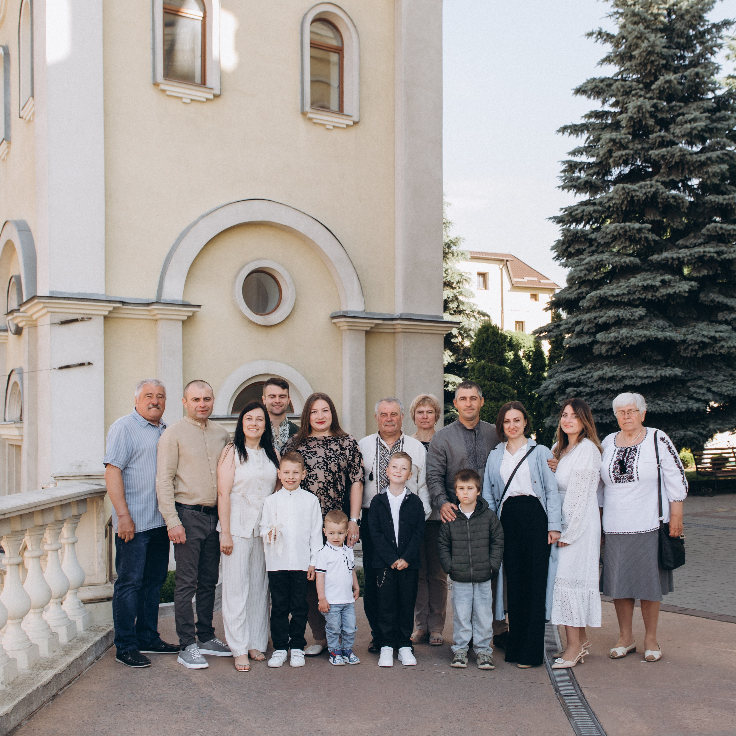 Фотосесія Першого Причастя Тернопіль, зйомка Першого Причастя Тернопіль, Церква Успіння Пресвятої Богородиці Причастя Тернопіль. Сімейний, дитячий та індивідуальний фотограф в м. Тернопіль, м. Львів