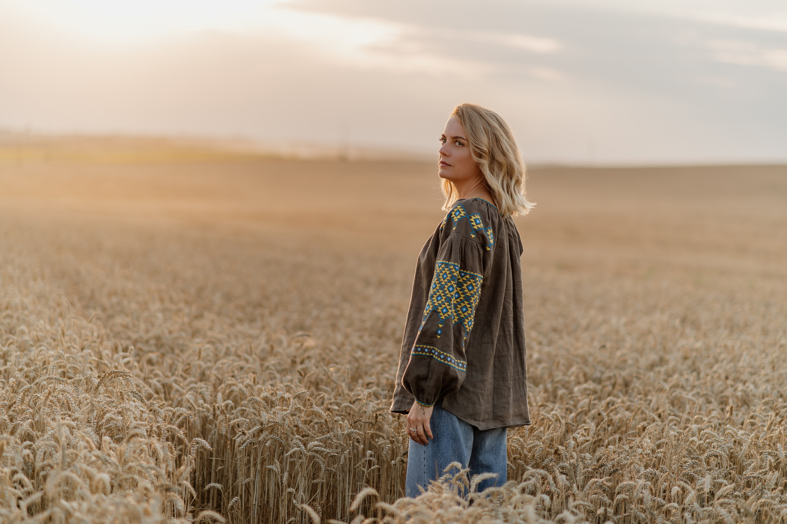 Фотосесія в пшениці та соняхах. Сімейний, дитячий та індивідуальний фотограф в м. Тернопіль, м. Львів