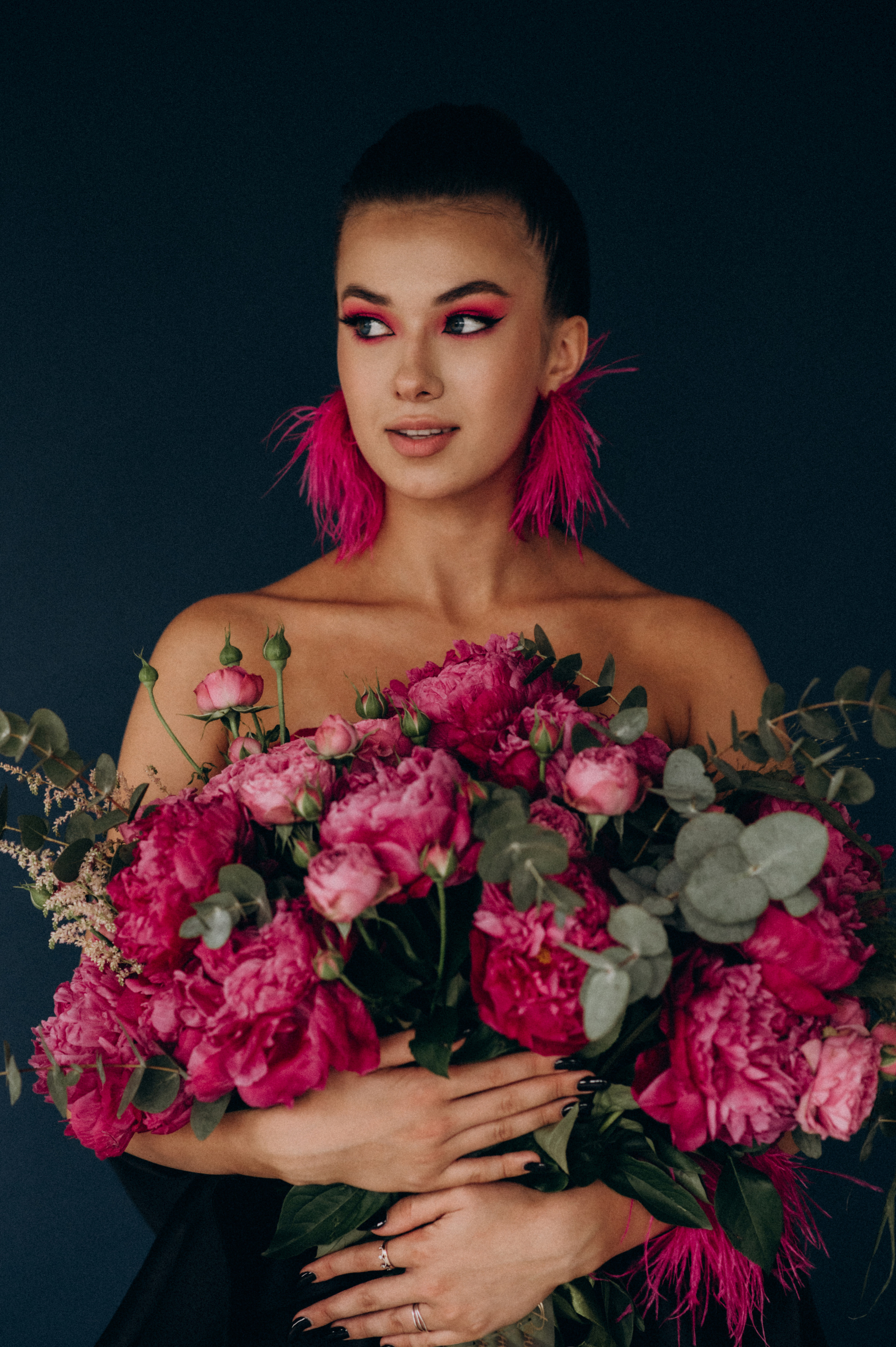 Випускниця, зйомка у студії, фотосесія випускного Тернопіль Львів. Сімейний, дитячий та індивідуальний фотограф в м. Тернопіль, м. Львів