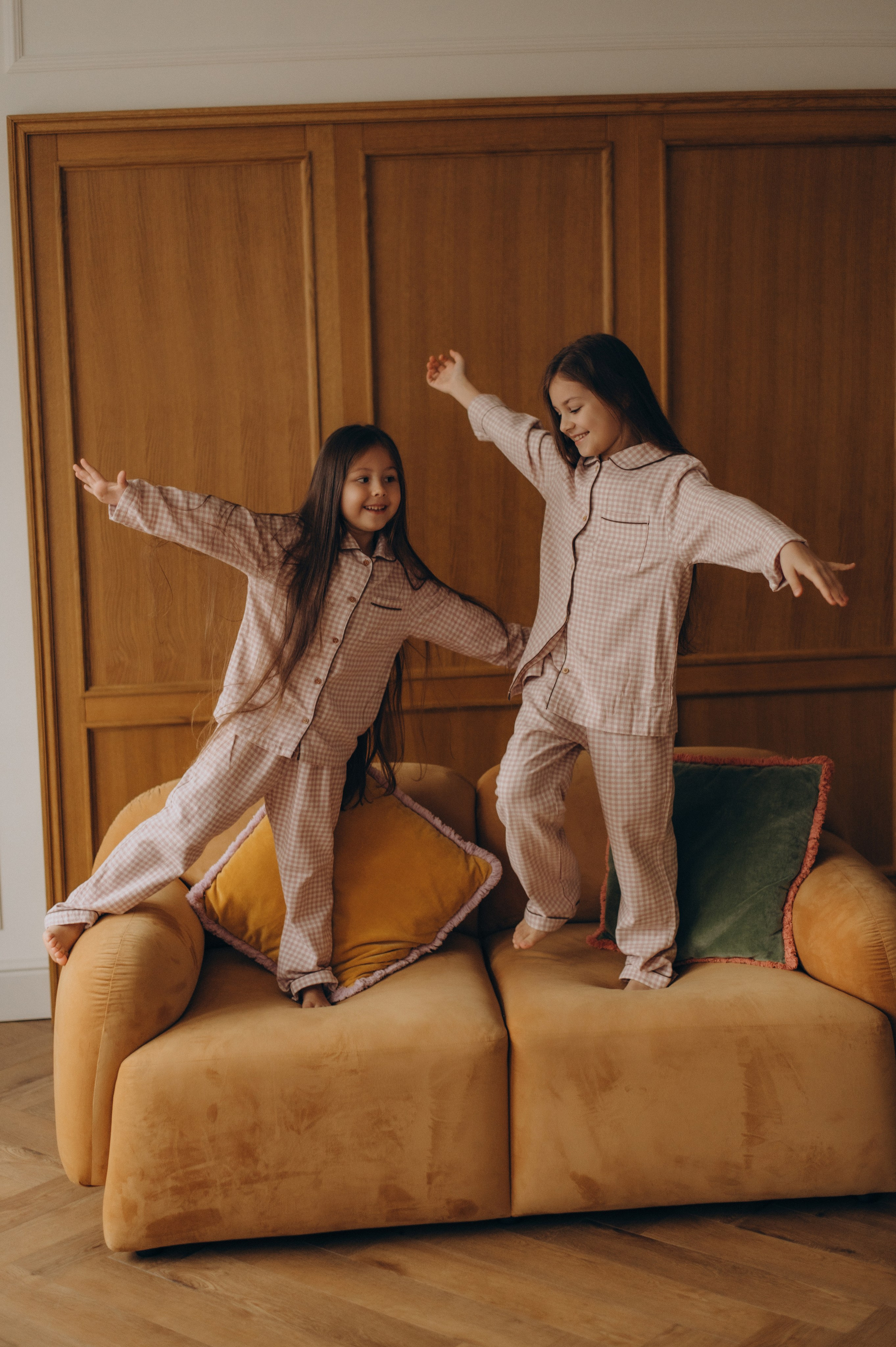 Фотосесія сестричок Тернопіль, зйомка сестрички, сімейний фотограф Тернопіль, портретний фотограф Тернопіль, фотосесія дітей. Сімейний, дитячий та індивідуальний фотограф в м. Тернопіль, м. Львів