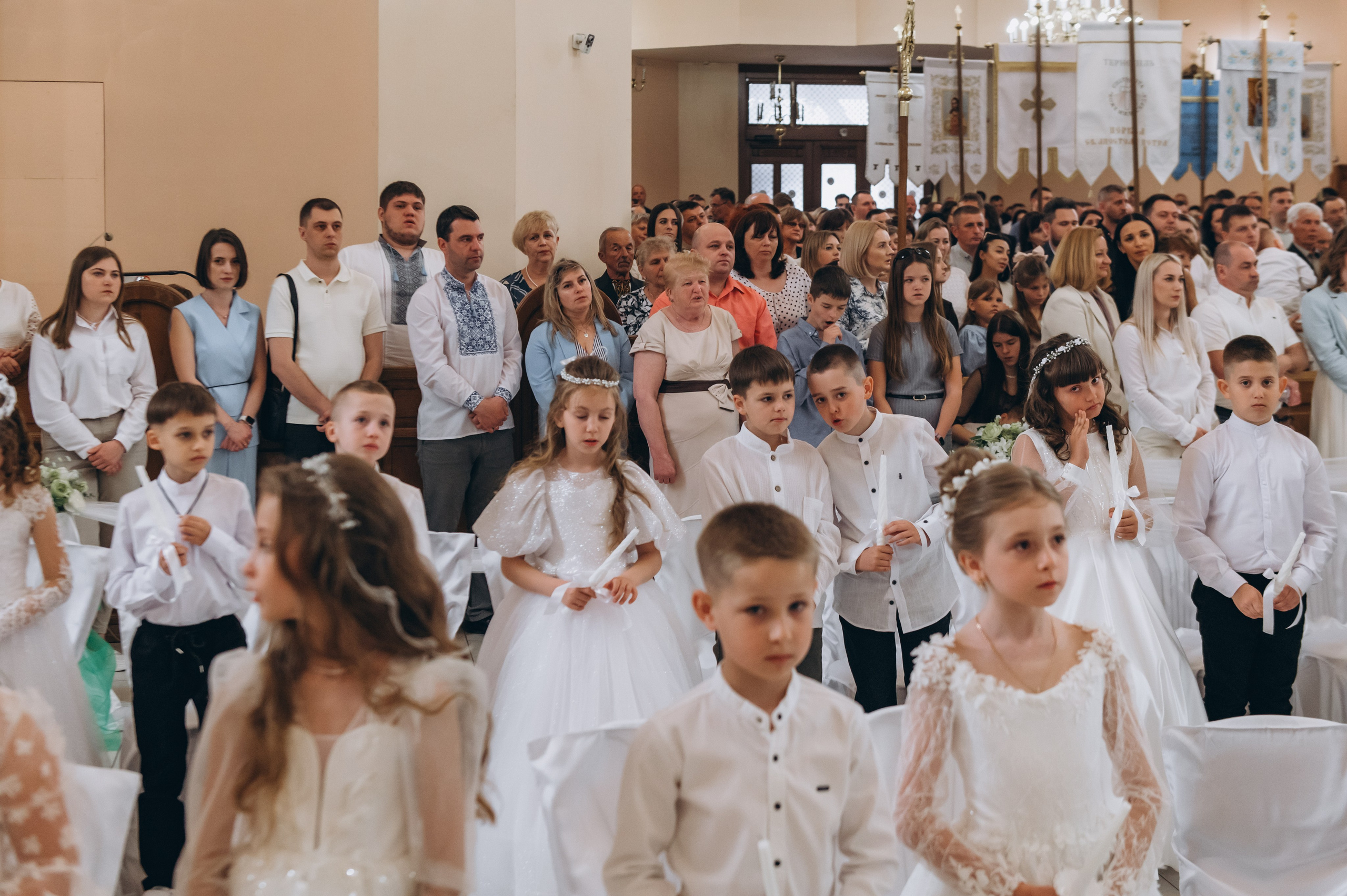 Фотосесія Причастя Тернопіль, зйомка Причастя, фотограф на Причастя Тернопіль, Причастя Львів, церква Петра і Павла. Сімейний, дитячий та індивідуальний фотограф в м. Тернопіль, м. Львів