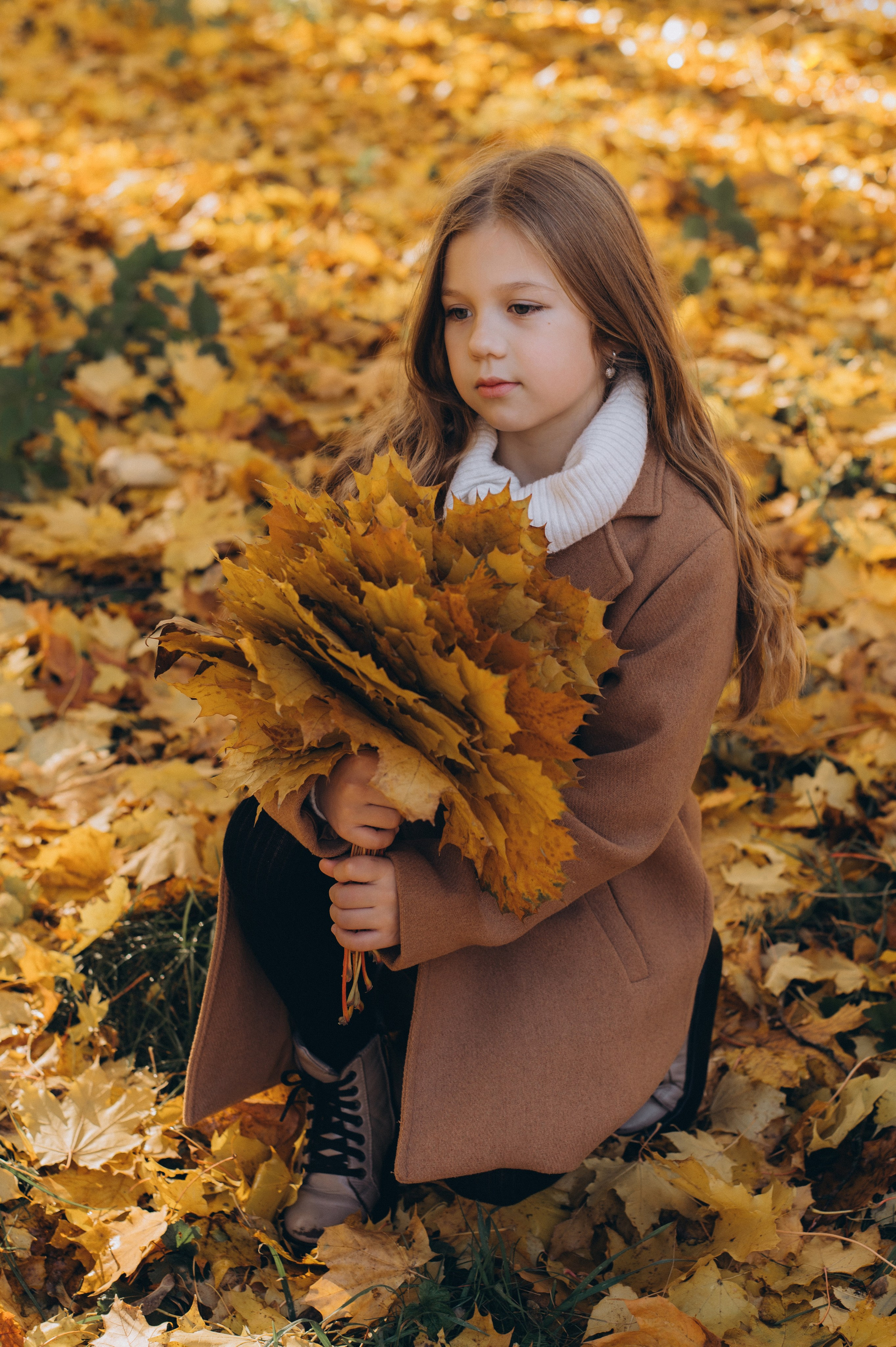 Осіння фотосесія 4 класу на віньєтки, випускні фотоальбоми Тернопіль, фотосесія випускників Тернопіль, шкільний випускний альбом Тернопіль. Сімейний, дитячий та індивідуальний фотограф в м. Тернопіль, м. Львів