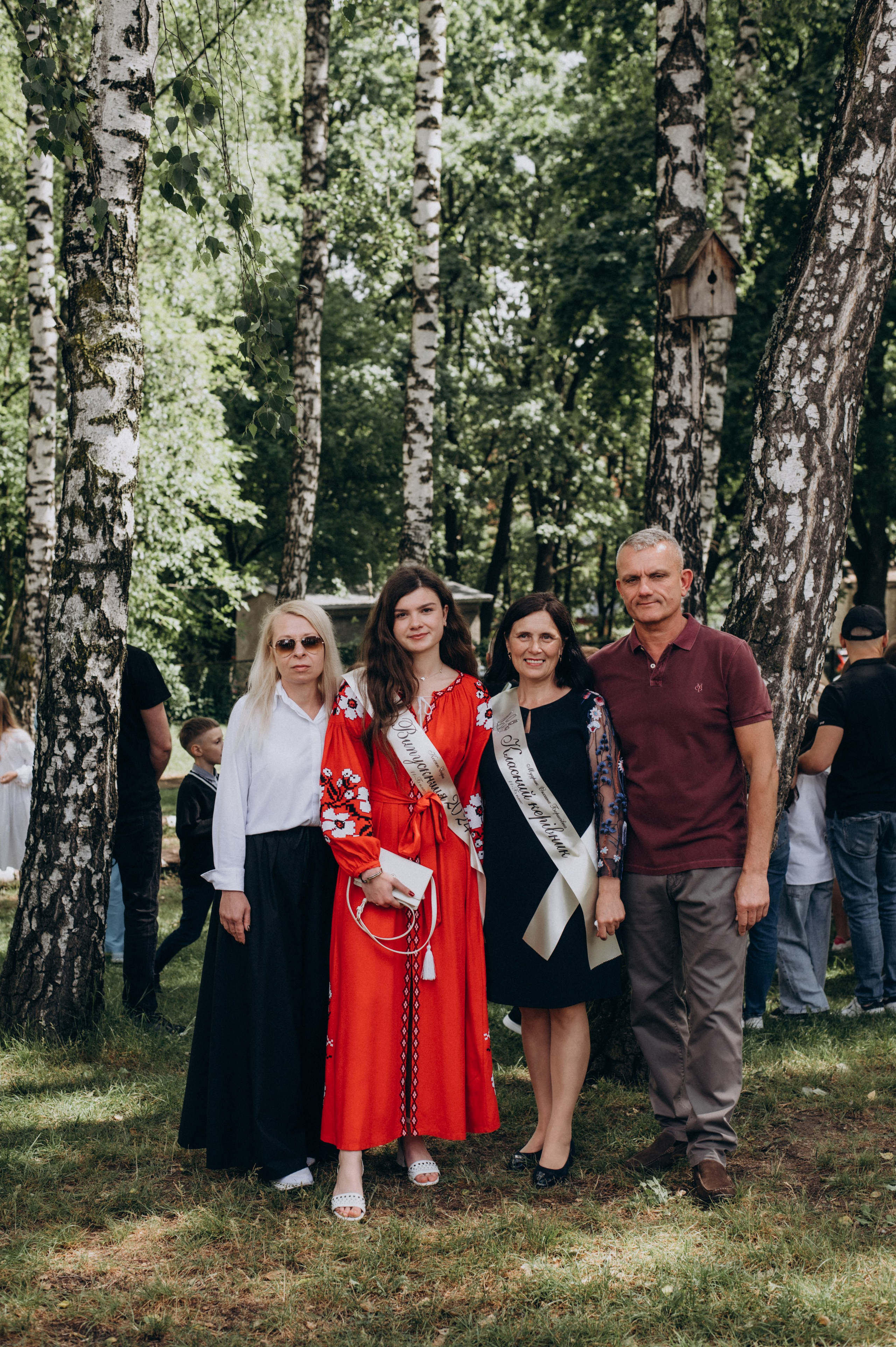 Фотосесія останнього дзвоника, фотосесія випускників Тернопіль, випускний 2024. Сімейний, дитячий та індивідуальний фотограф в м. Тернопіль, м. Львів