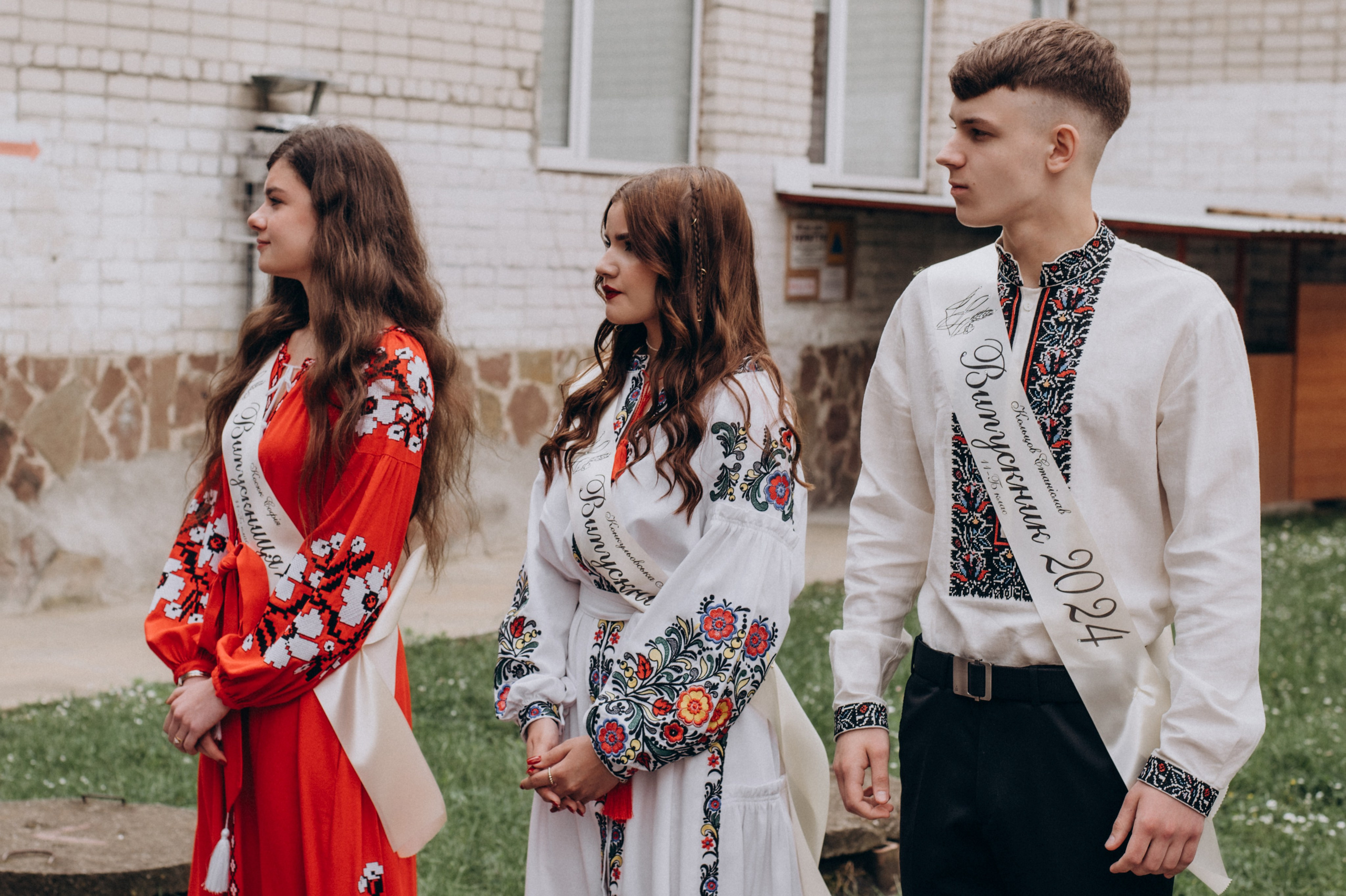 Фотосесія останнього дзвоника, фотосесія випускників Тернопіль, випускний 2024. Сімейний, дитячий та індивідуальний фотограф в м. Тернопіль, м. Львів