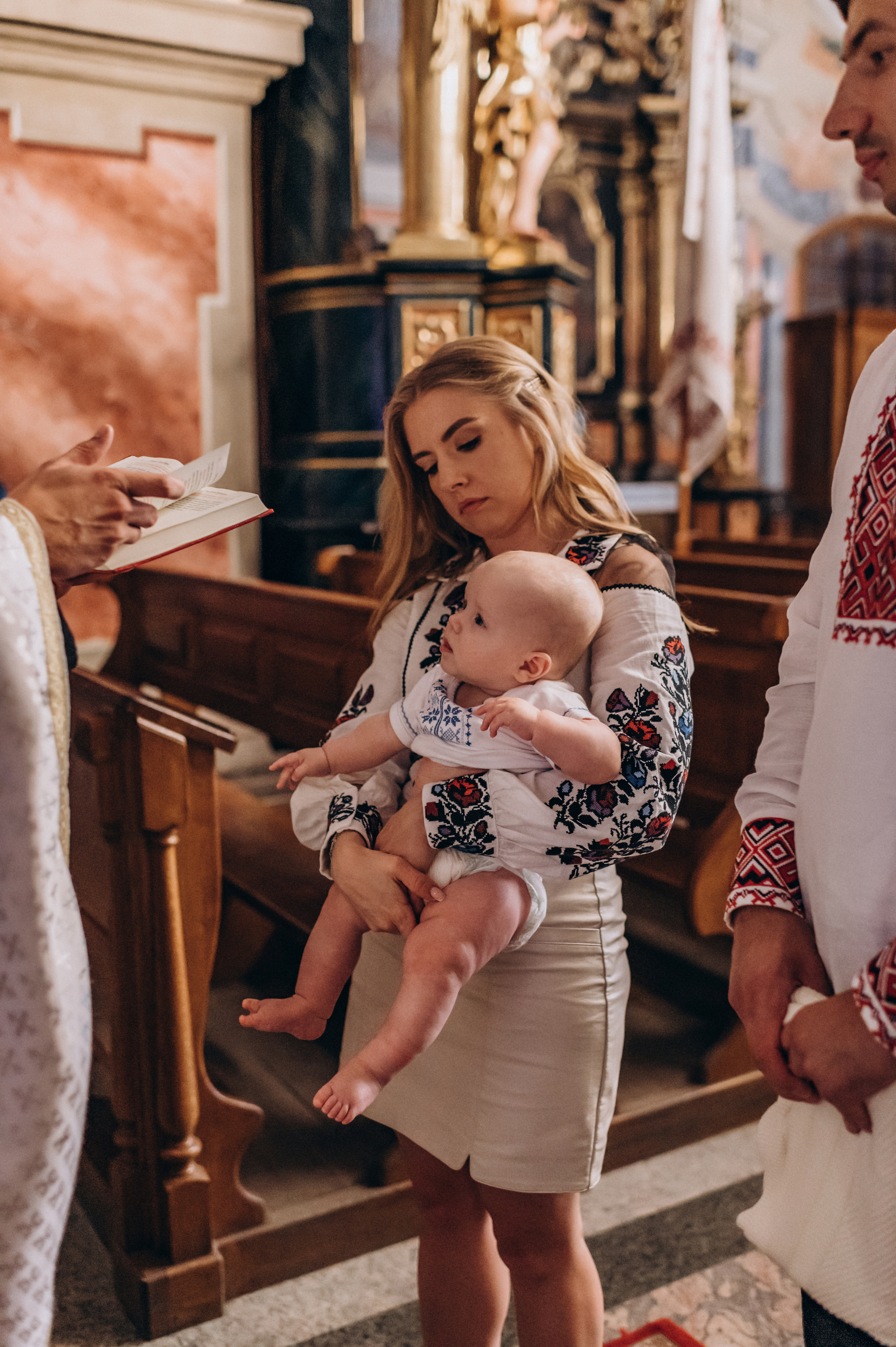 Хрещення Марка, Бернардинський монастир, Львів. Сімейний, дитячий та індивідуальний фотограф в м. Тернопіль, м. Львів