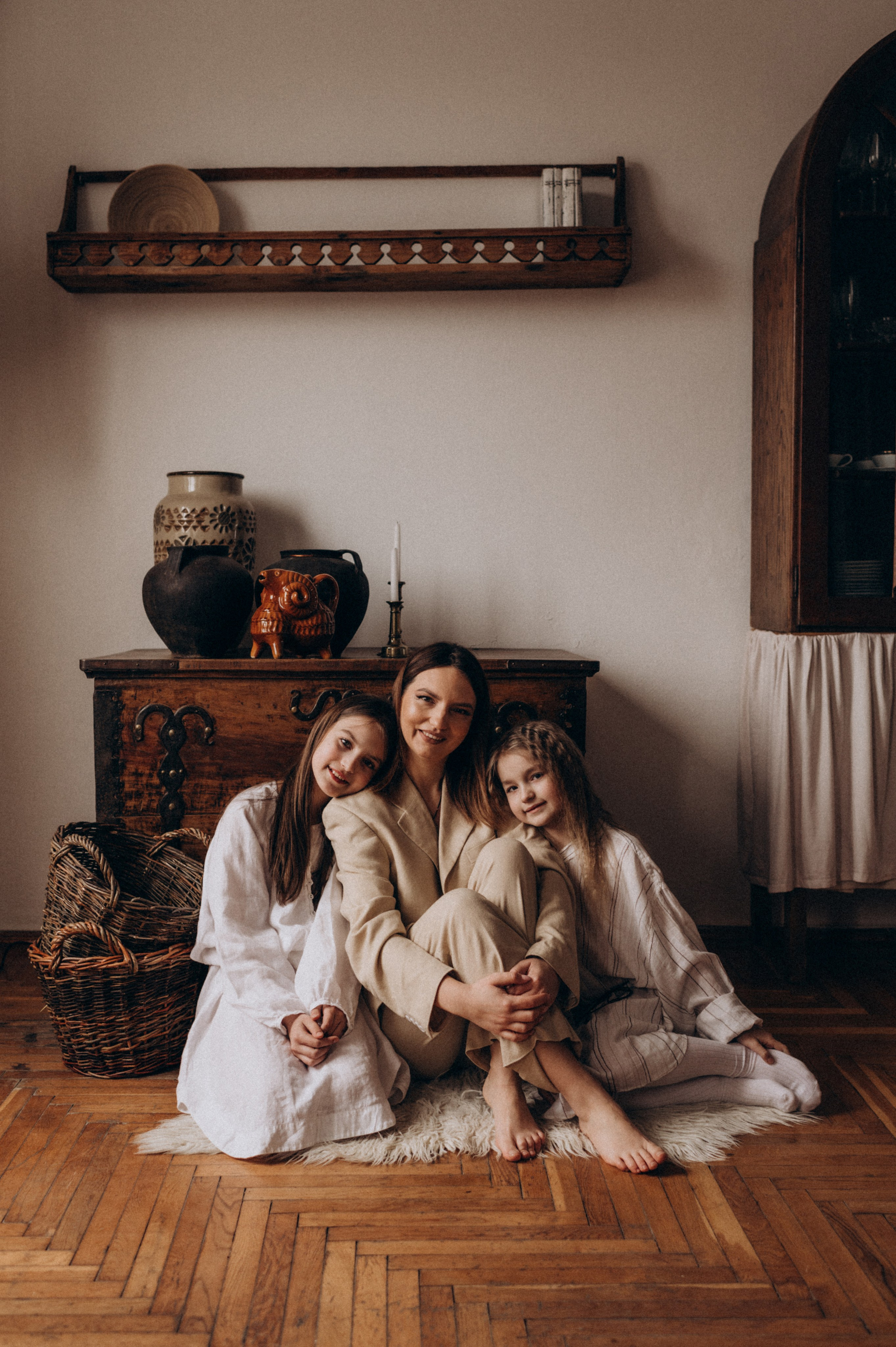 Сімейна фотосесія мами і донечок, зйомка Тернопіль Львів етностиль. Сімейний, дитячий та індивідуальний фотограф в м. Тернопіль, м. Львів