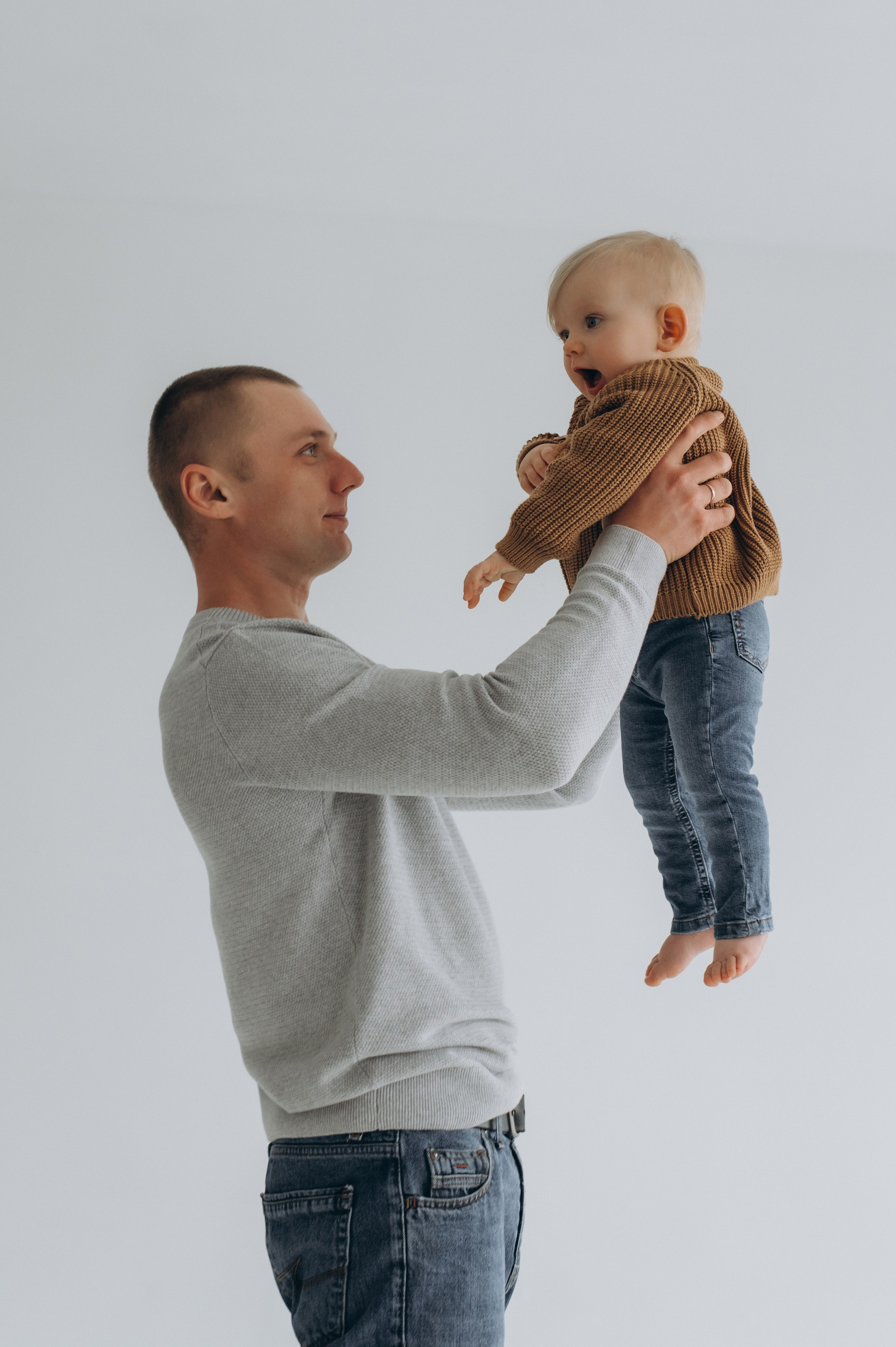 Зйомка дня народження дитини, фотосесія 1 рік Тернопіль, сімейний фотограф Тернопіль, сімейна фотосесія Тернопіль, перший тортик малюка. Сімейний, дитячий та індивідуальний фотограф в м. Тернопіль, м. Львів