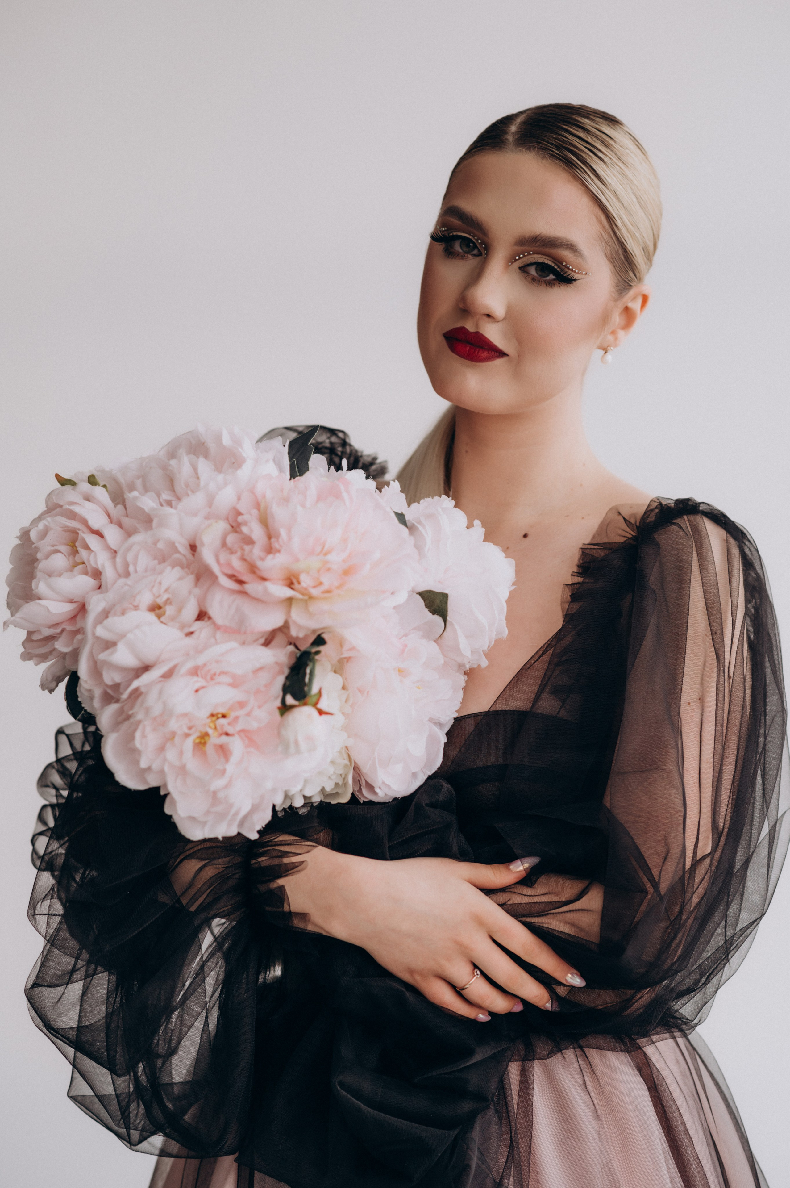 Фотосесія з квітами, фотосесія в студії Тернопіль Львів. Сімейний, дитячий та індивідуальний фотограф в м. Тернопіль, м. Львів