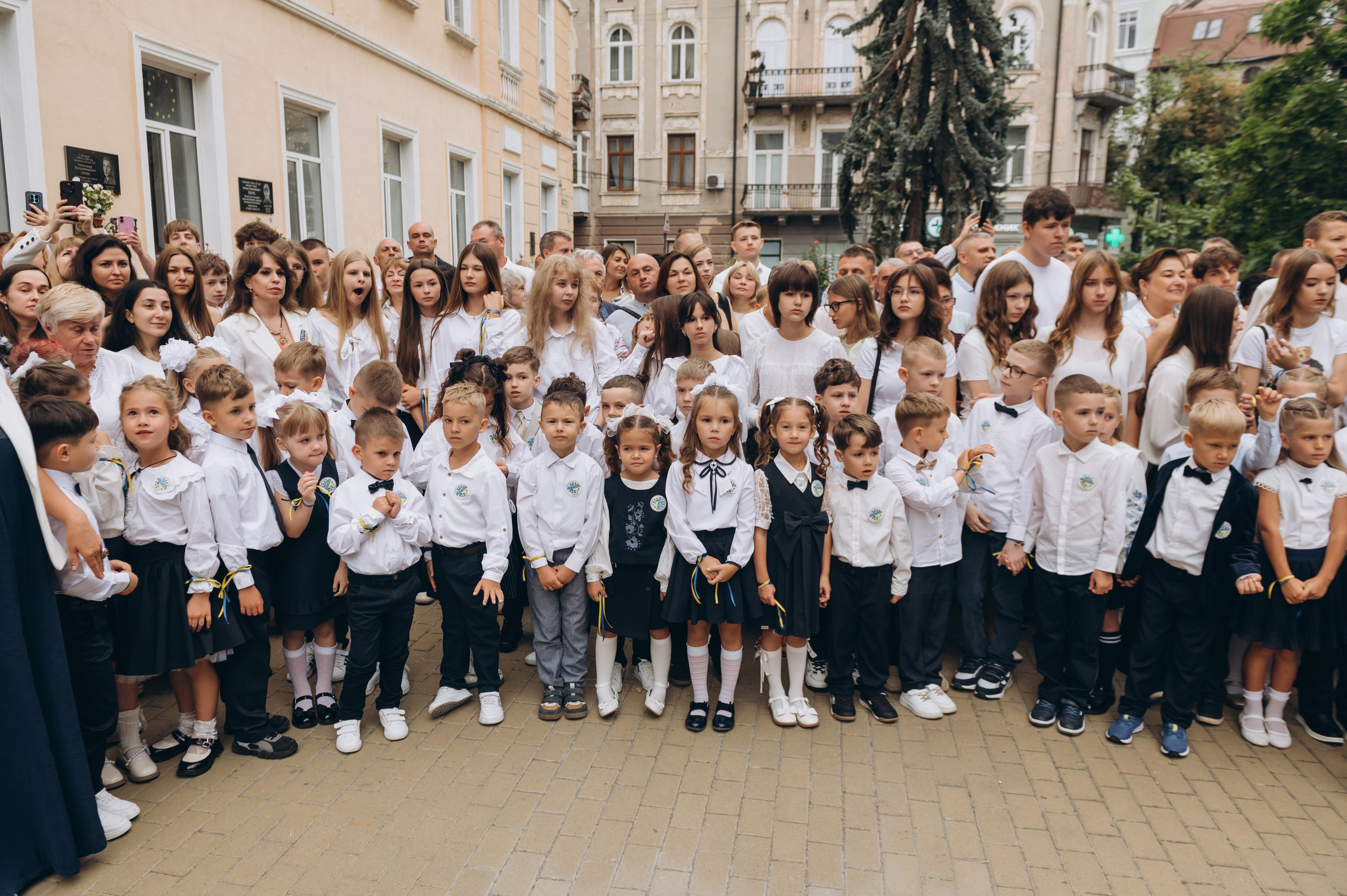 Перший дзвоник у Тернополі, фотосесія першокласників