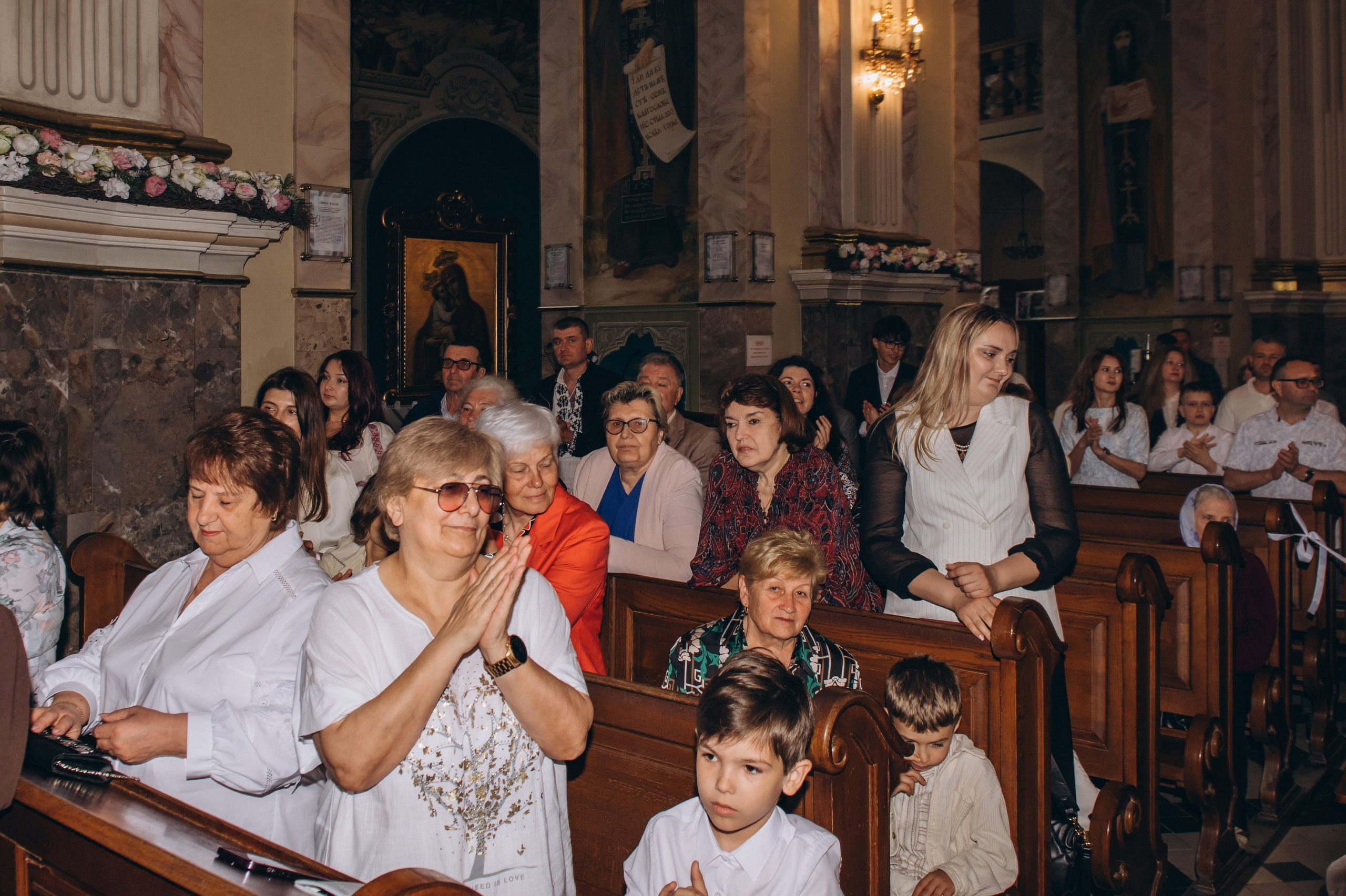 Фотосесія Першого Причастя Тернопіль, фотосесія Причастя Тернопіль, Таїнство Першого Причастя Тернопіль, Катедра Причастя Тернопіль. Сімейний, дитячий та індивідуальний фотограф в м. Тернопіль, м. Львів