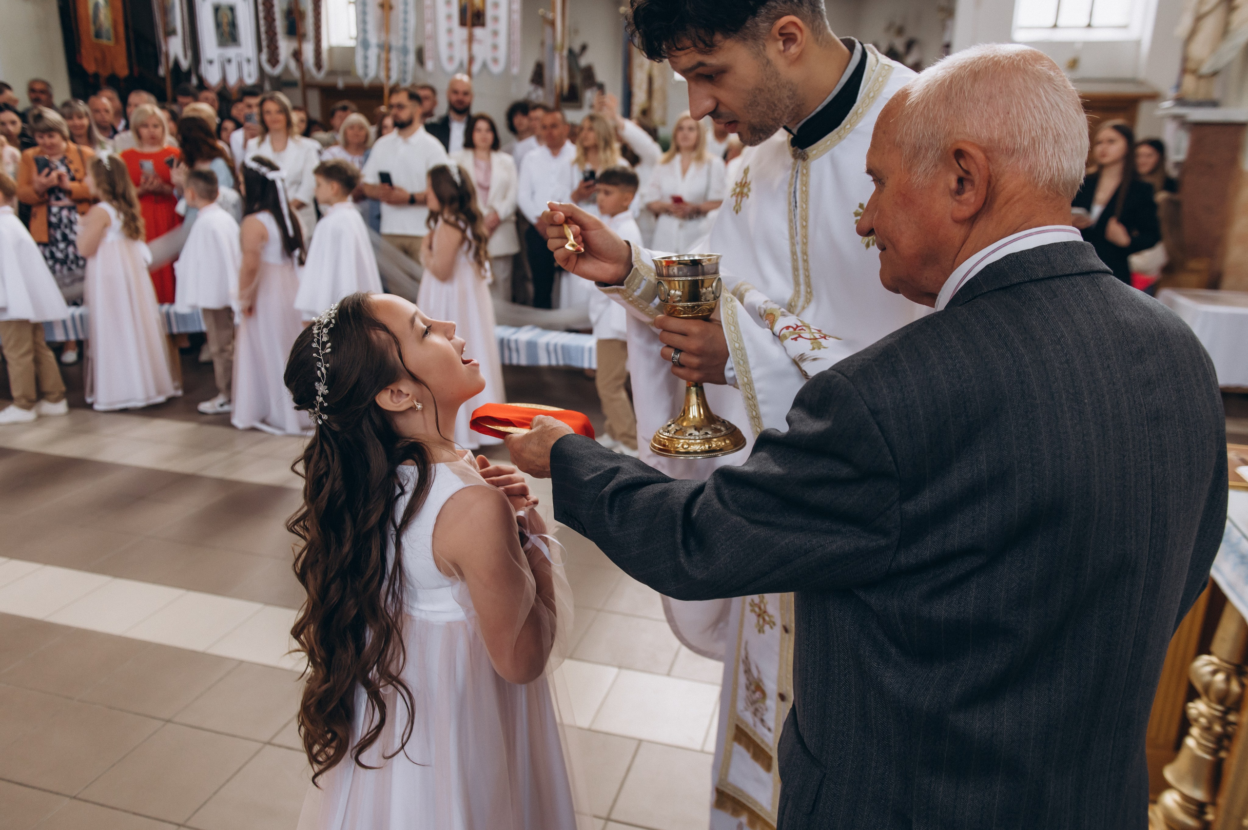 Фотосесія Причастя Тернопіль, зйомка Причастя, фотограф на Причастя Тернопіль, Причастя Львів, Причастя церква Михаїла Тернопіль. Сімейний, дитячий та індивідуальний фотограф в м. Тернопіль, м. Львів