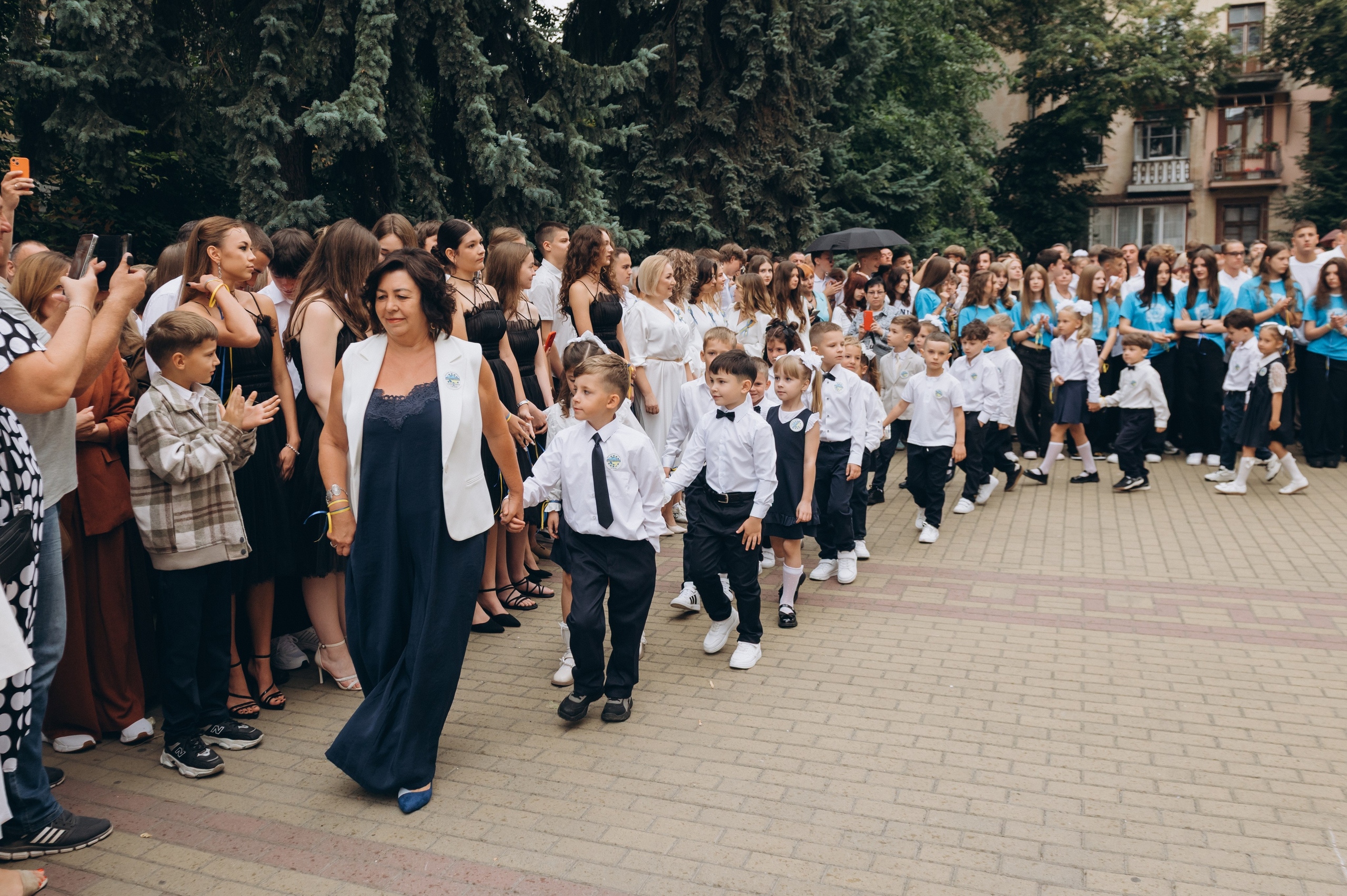 Перший дзвоник у Тернополі, фотосесія першокласників