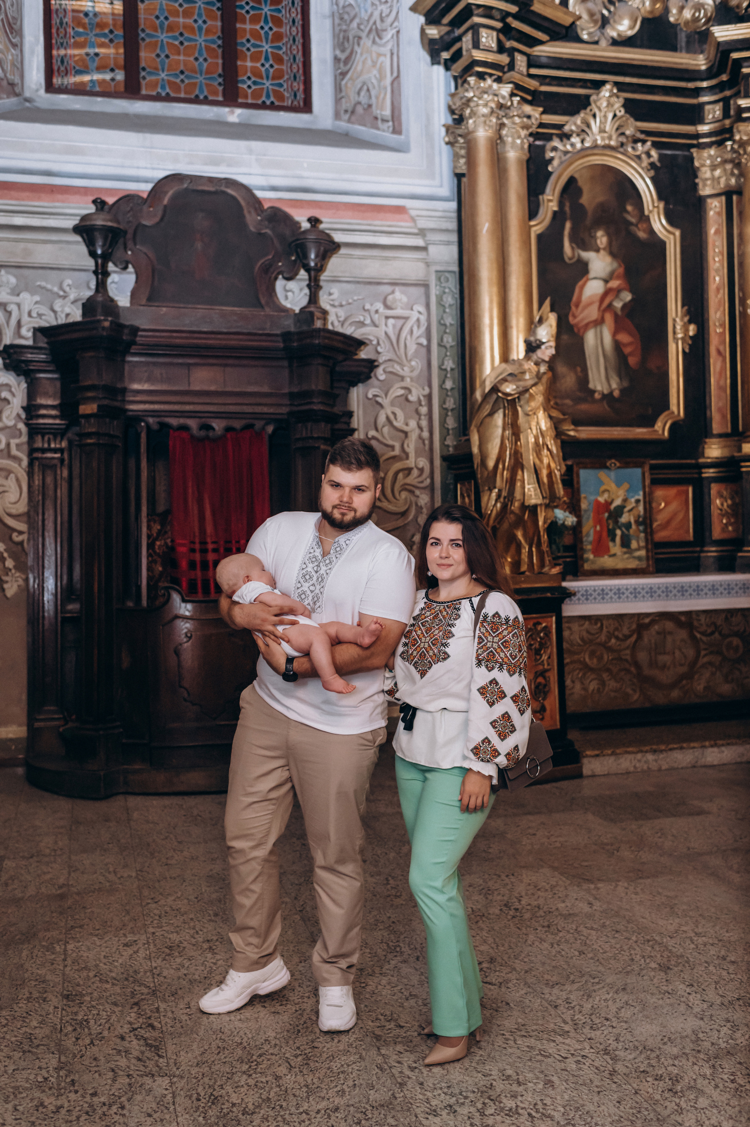 Хрещення Марка, Бернардинський монастир, Львів. Сімейний, дитячий та індивідуальний фотограф в м. Тернопіль, м. Львів