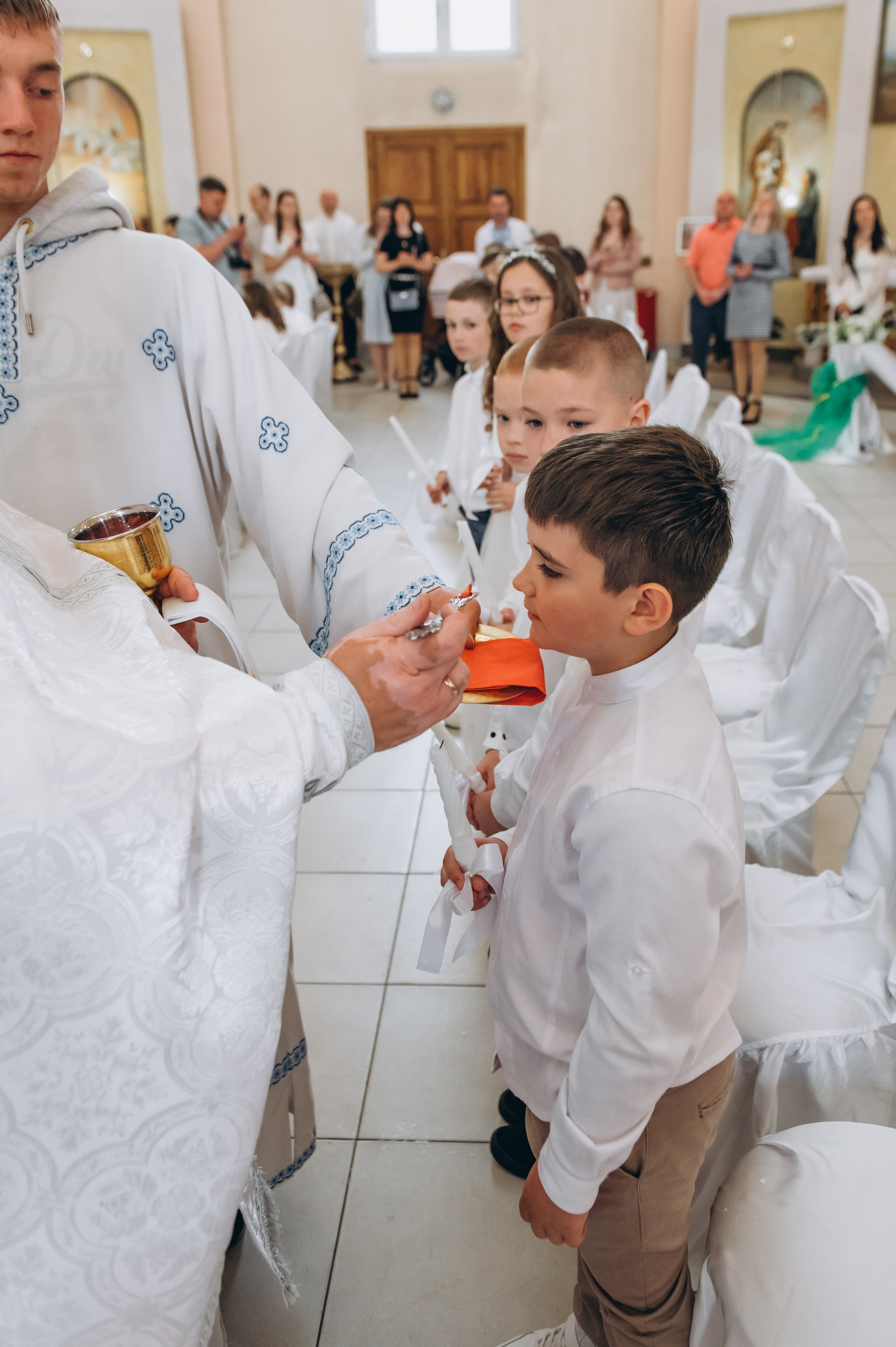 Фотосесія Причастя Тернопіль, зйомка Причастя, фотограф на Причастя Тернопіль, Причастя Львів, церква Петра і Павла. Сімейний, дитячий та індивідуальний фотограф в м. Тернопіль, м. Львів