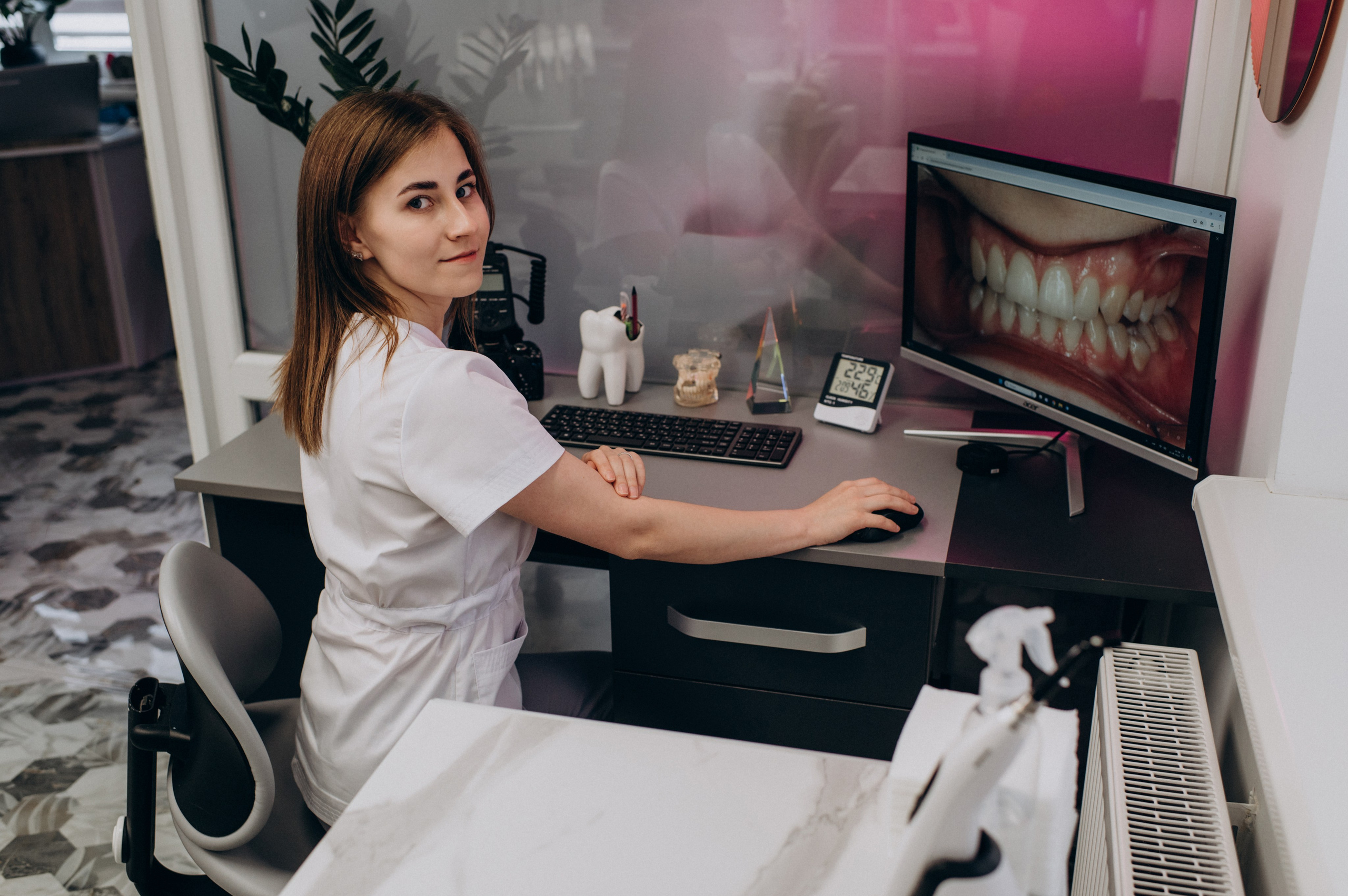 Фотосесія стоматології, зйомка стоматологічної клініки, контент для стоматолога. Сімейний, дитячий та індивідуальний фотограф в м. Тернопіль, м. Львів