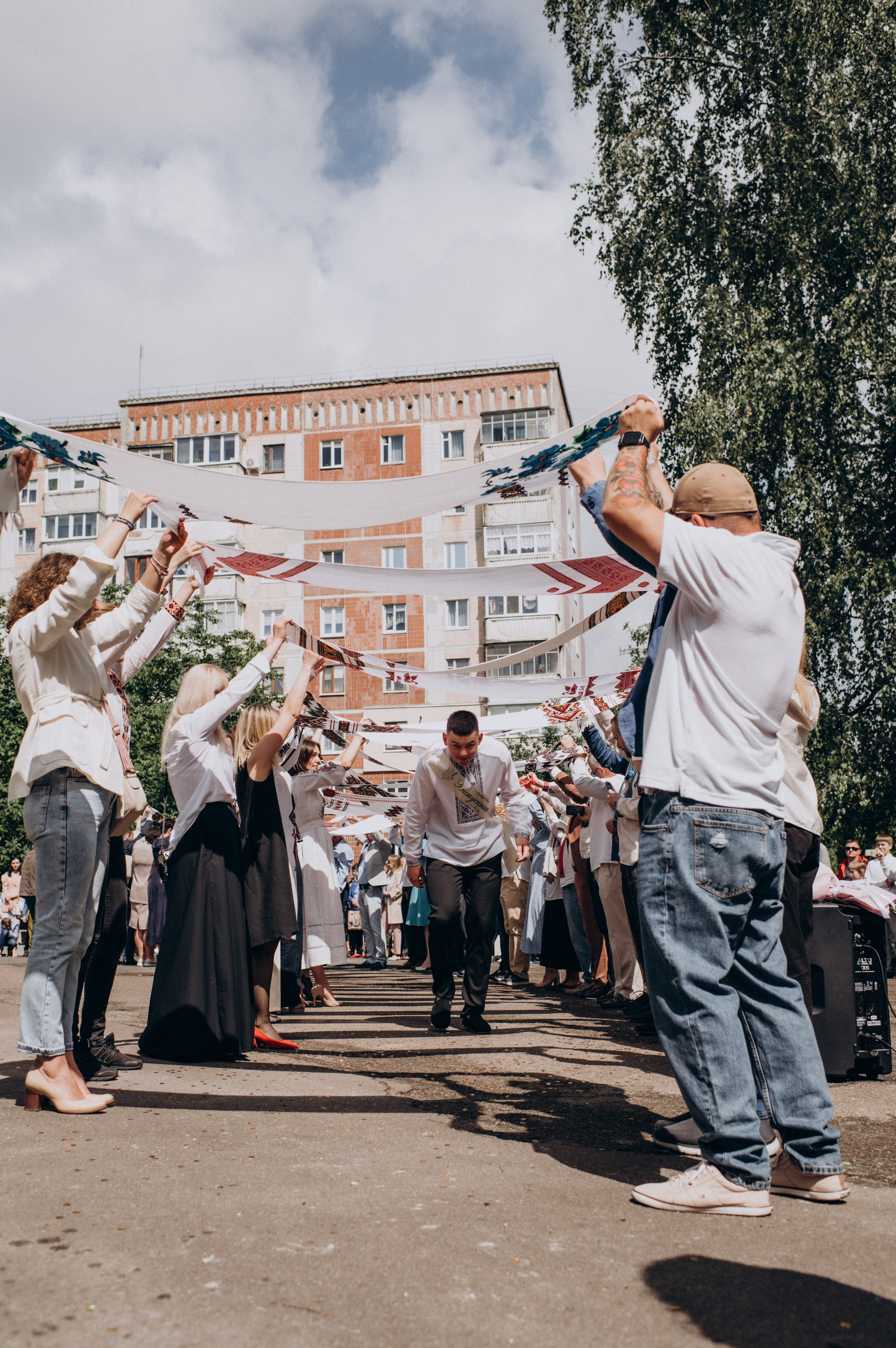 Фотосесія останнього дзвоника, фотосесія випускників Тернопіль, випускний 2024. Сімейний, дитячий та індивідуальний фотограф в м. Тернопіль, м. Львів