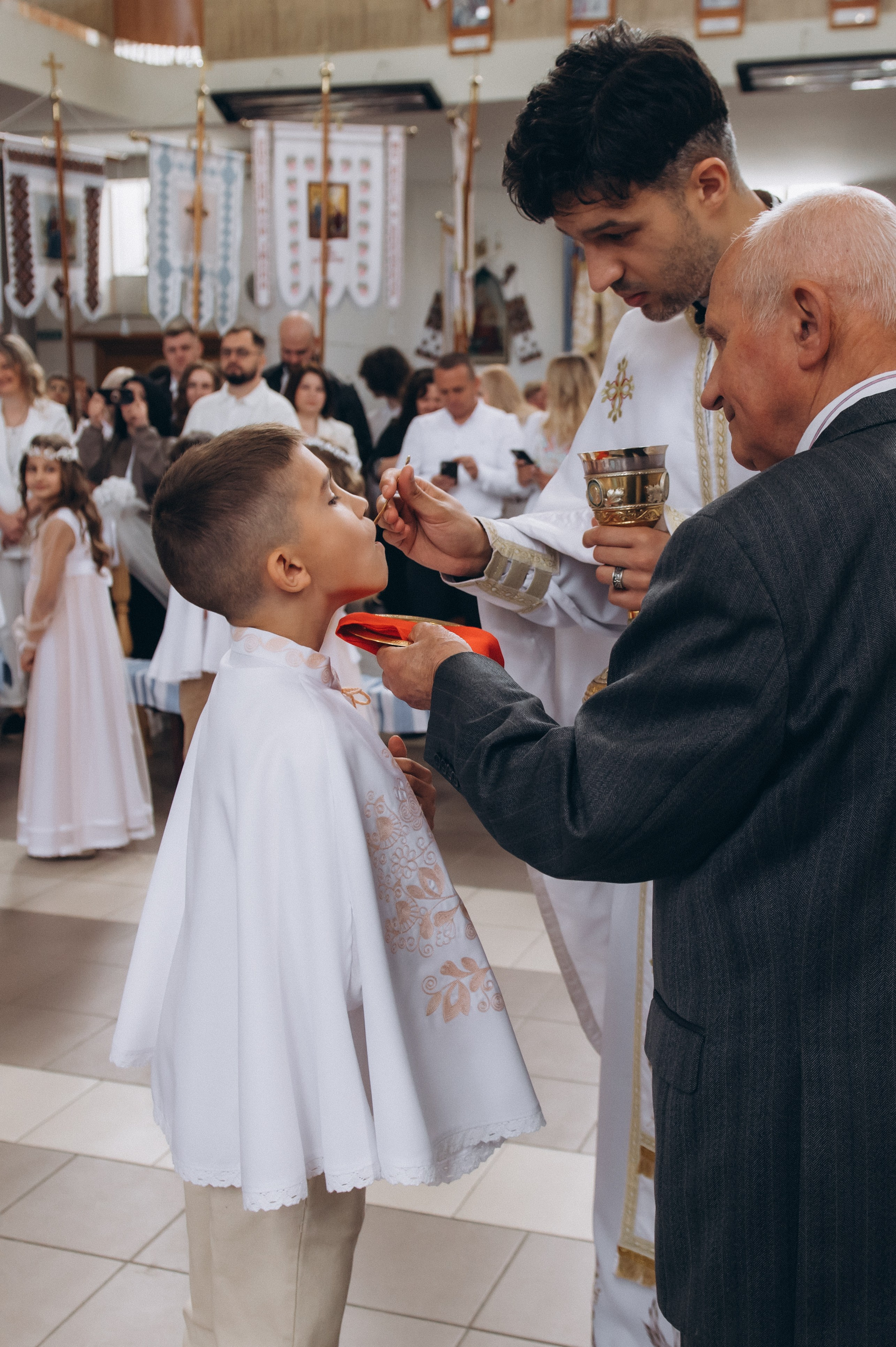 Фотосесія Причастя Тернопіль, зйомка Причастя, фотограф на Причастя Тернопіль, Причастя Львів, Причастя церква Михаїла Тернопіль. Сімейний, дитячий та індивідуальний фотограф в м. Тернопіль, м. Львів