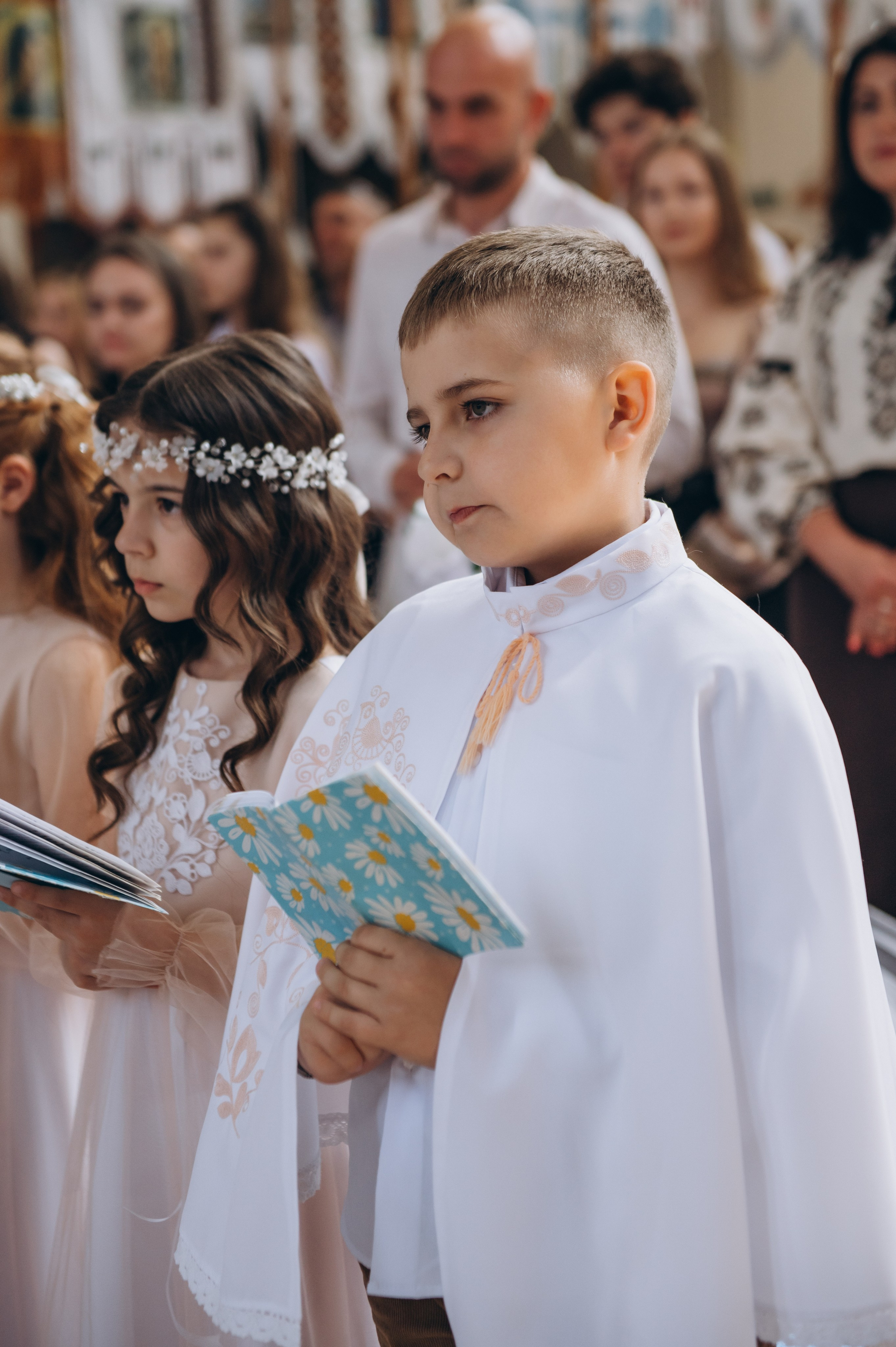 Фотосесія Причастя Тернопіль церква Св Михаїла, фотограф на Причастя Тернопіль, фотосесія Літургії Причастя Тернопіль. Сімейний, дитячий та індивідуальний фотограф в м. Тернопіль, м. Львів