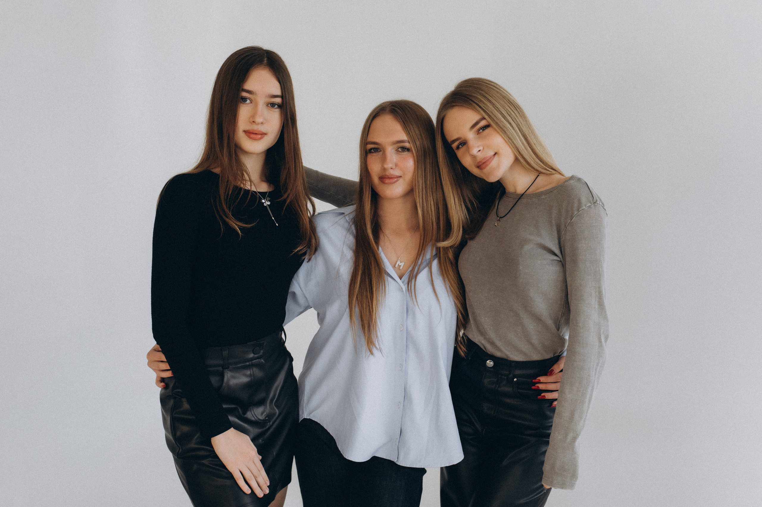 Фотосесія випускників, фотосесія на віньєтки Тернопіль, випускники Тернопіль, випуск 2025. Сімейний, дитячий та індивідуальний фотограф в м. Тернопіль, м. Львів