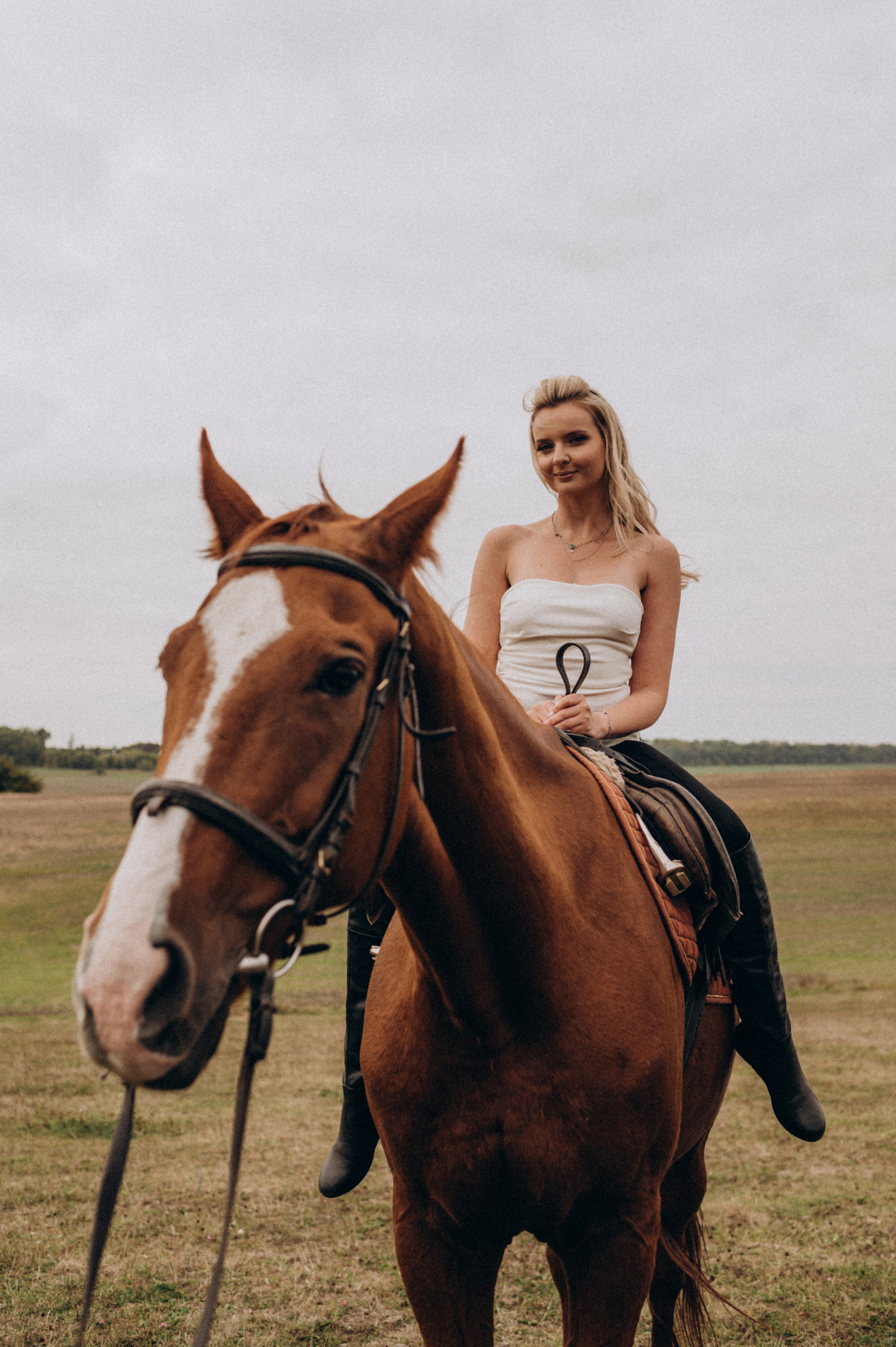 Фотосесія з кіньми Тернопіль, кінна зйомка, сімейна фотосесія на конях. Сімейний, дитячий та індивідуальний фотограф в м. Тернопіль, м. Львів