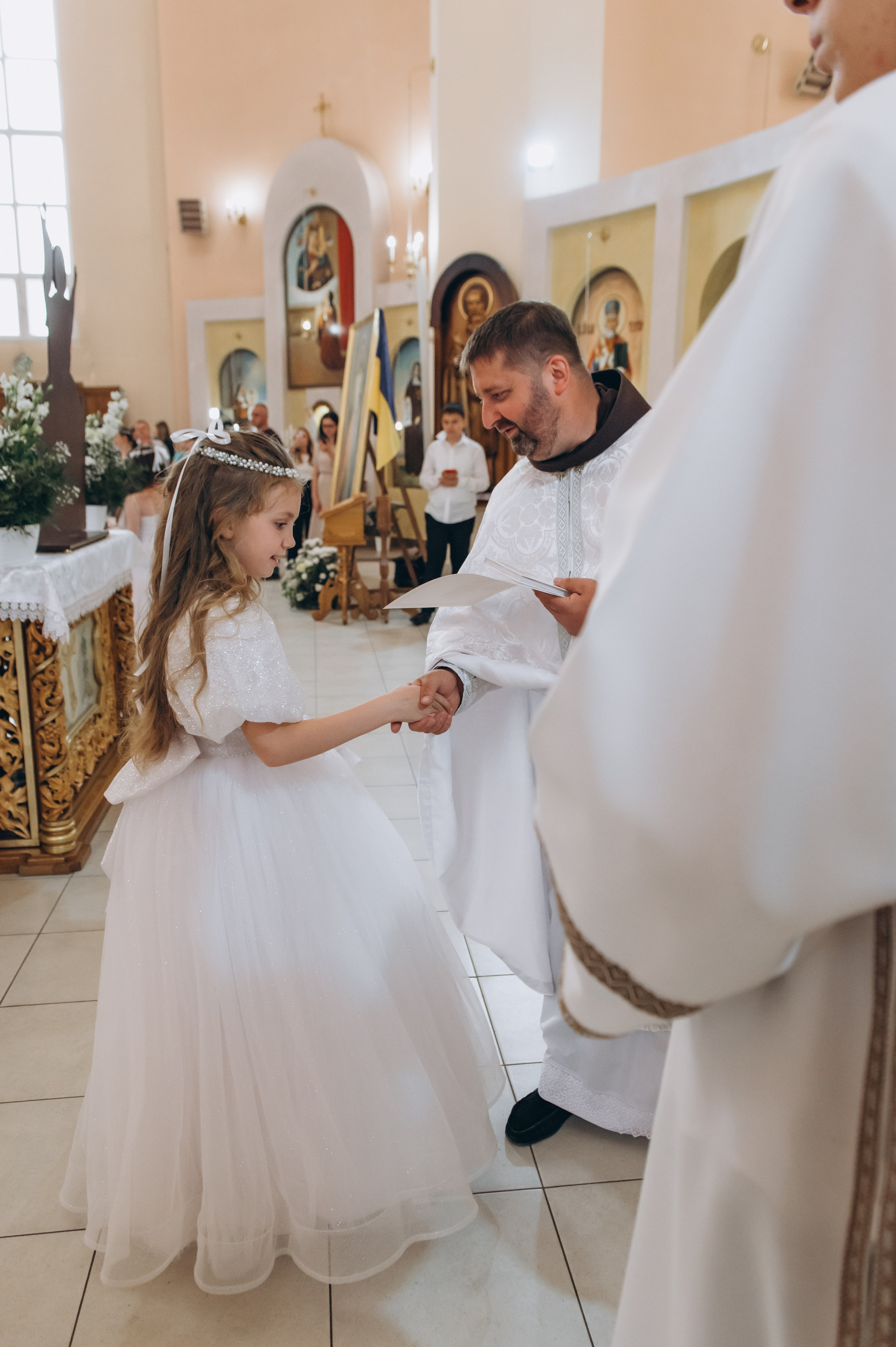 Фотосесія Причастя Тернопіль, зйомка Причастя, фотограф на Причастя Тернопіль, Причастя Львів, церква Петра і Павла. Сімейний, дитячий та індивідуальний фотограф в м. Тернопіль, м. Львів