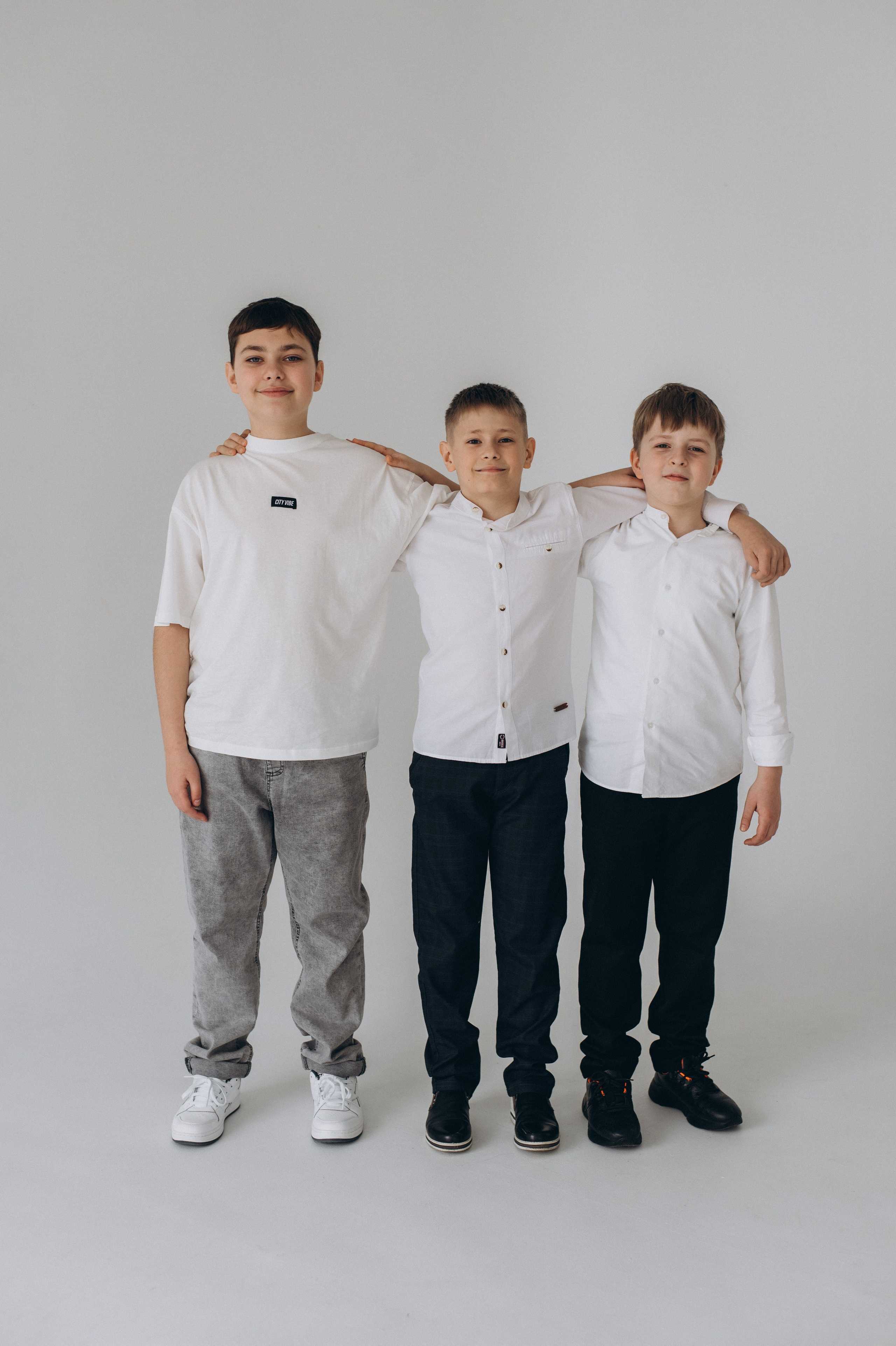 Шкільна фотосесія на віньєтки Тернопіль, шкільні альбоми, фотосесія випускників Тернопіль, випускний альбом, фотограф випускний Тернопіль. Сімейний, дитячий та індивідуальний фотограф в м. Тернопіль, м. Львів