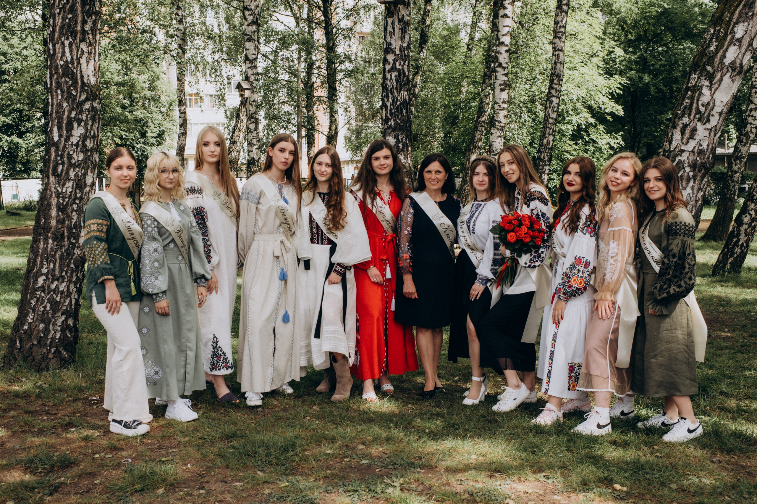 Фотосесія останнього дзвоника, фотосесія випускників Тернопіль, випускний 2024. Сімейний, дитячий та індивідуальний фотограф в м. Тернопіль, м. Львів