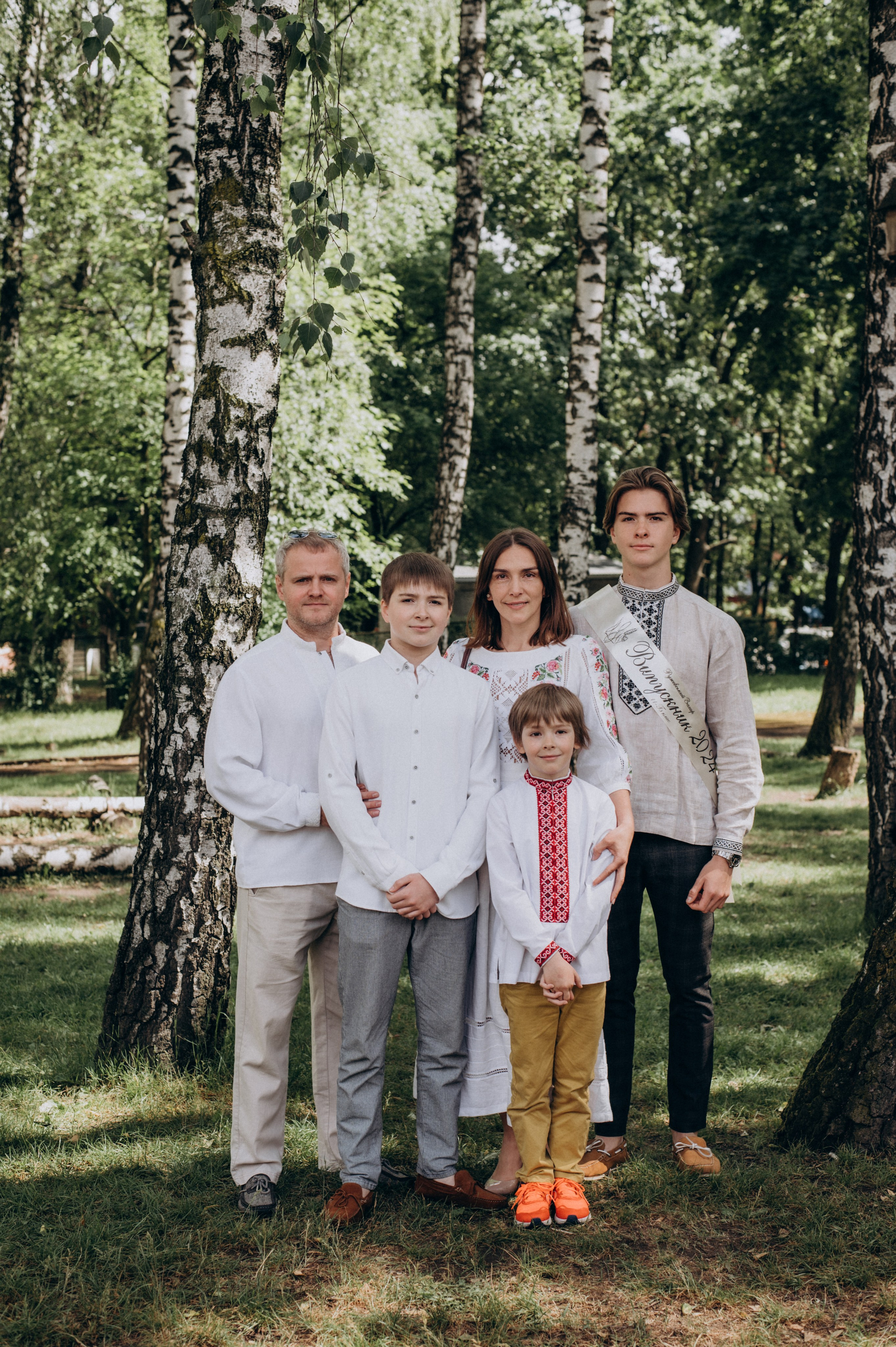 Фотосесія останнього дзвоника, фотосесія випускників Тернопіль, випускний 2024. Сімейний, дитячий та індивідуальний фотограф в м. Тернопіль, м. Львів