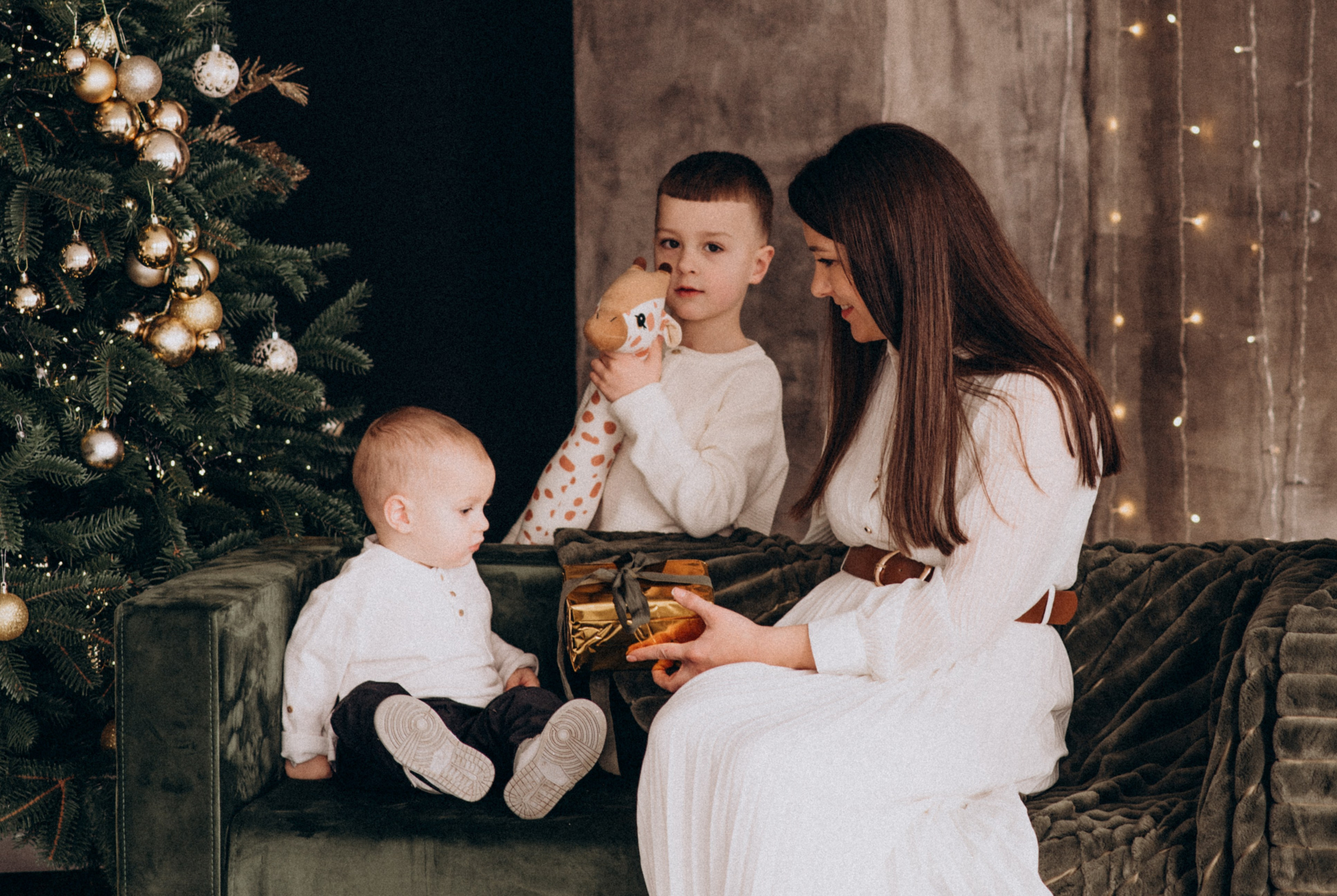 Новорічна фотосесія у студії, фотосесія Львів, сімейна фотосесія Тернопіль. Сімейний, дитячий та індивідуальний фотограф в м. Тернопіль, м. Львів