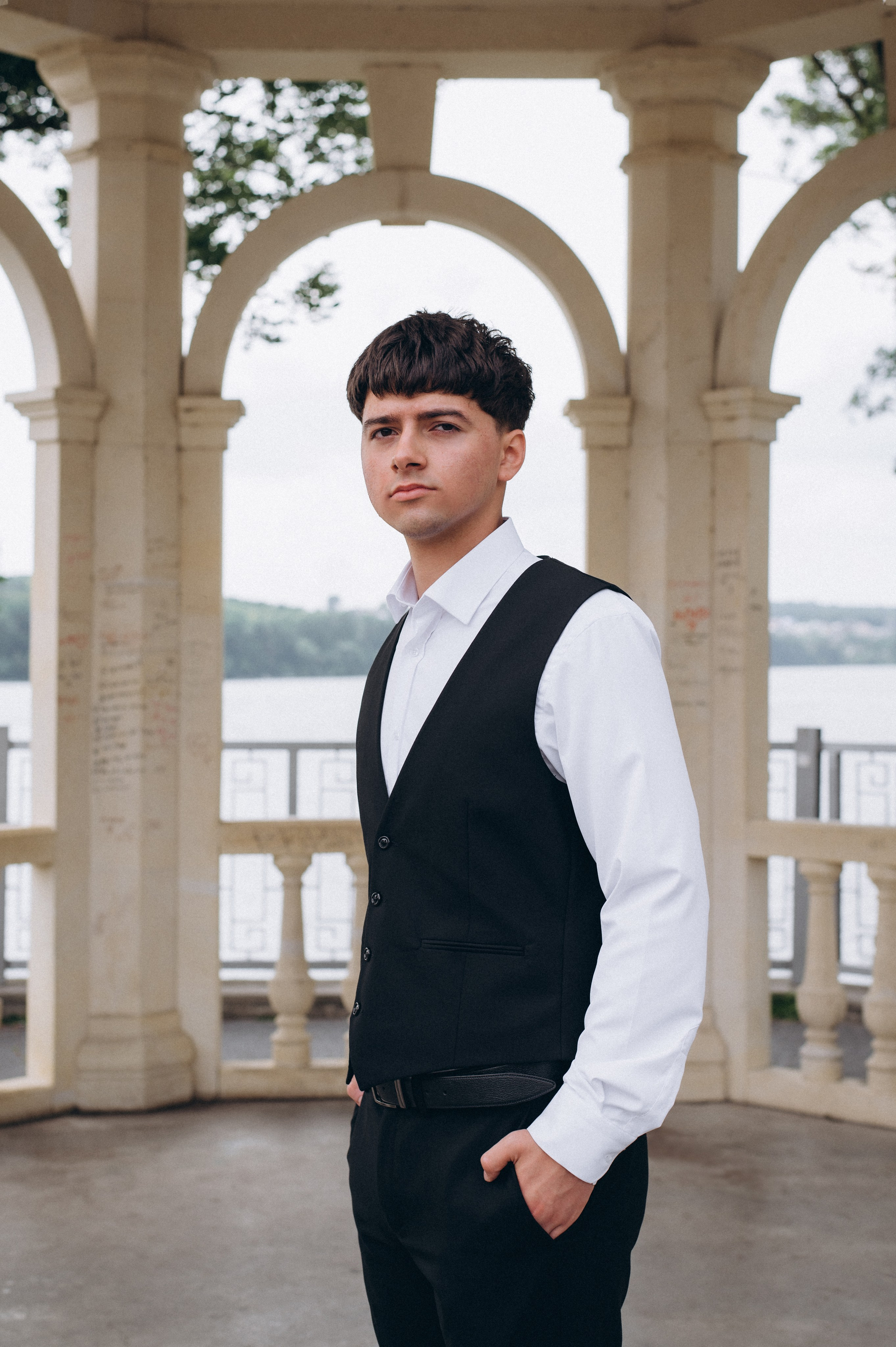 Випускники 2025, фотосесія випускного Тернопіль, фотосесія випускників Тернопіль, зйомка випускного, фотосесія випускного. Сімейний, дитячий та індивідуальний фотограф в м. Тернопіль, м. Львів