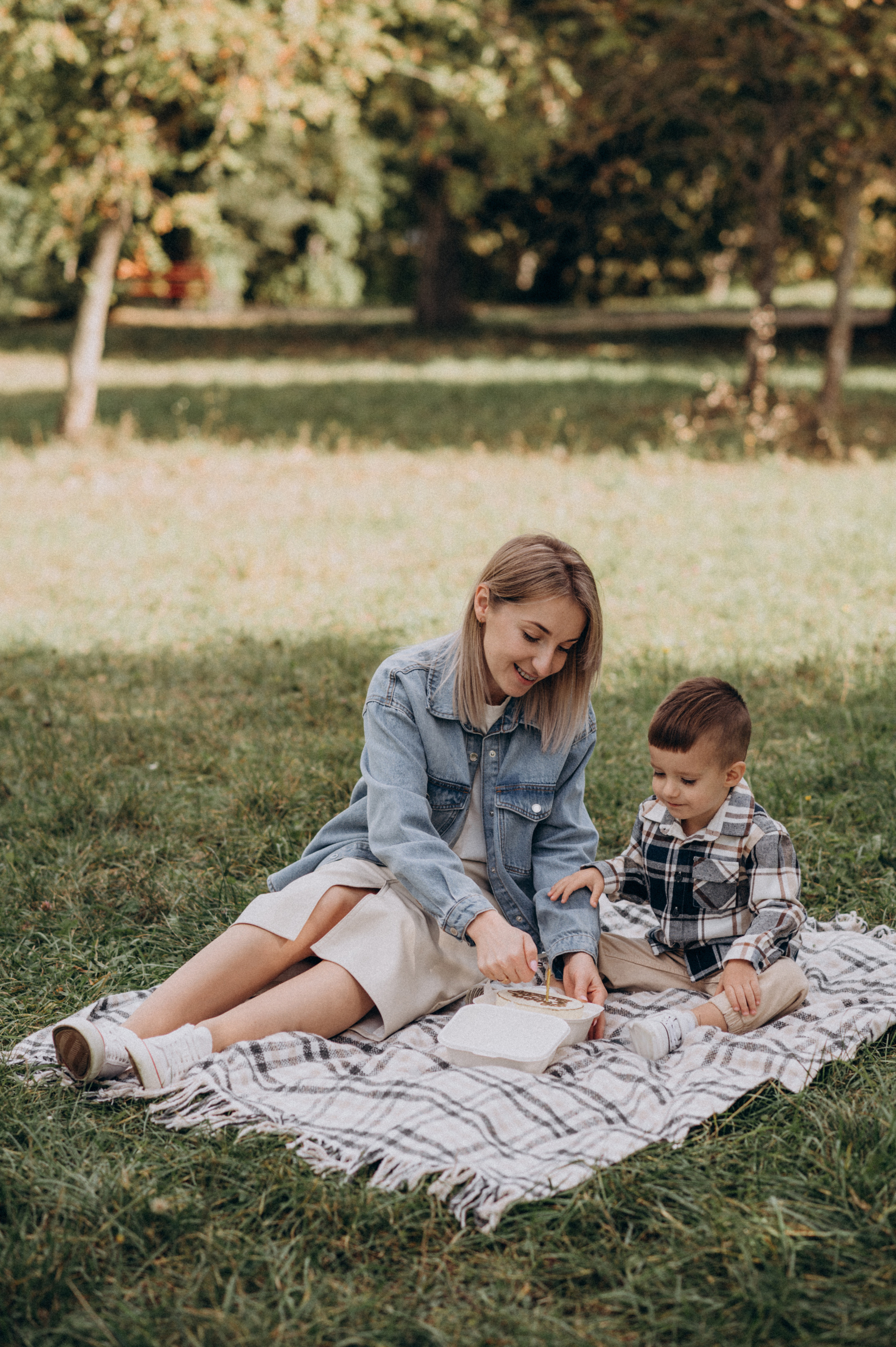 Сімейна дитяча фотосесія дня народження, cake smash. Сімейний, дитячий та індивідуальний фотограф в м. Тернопіль, м. Львів