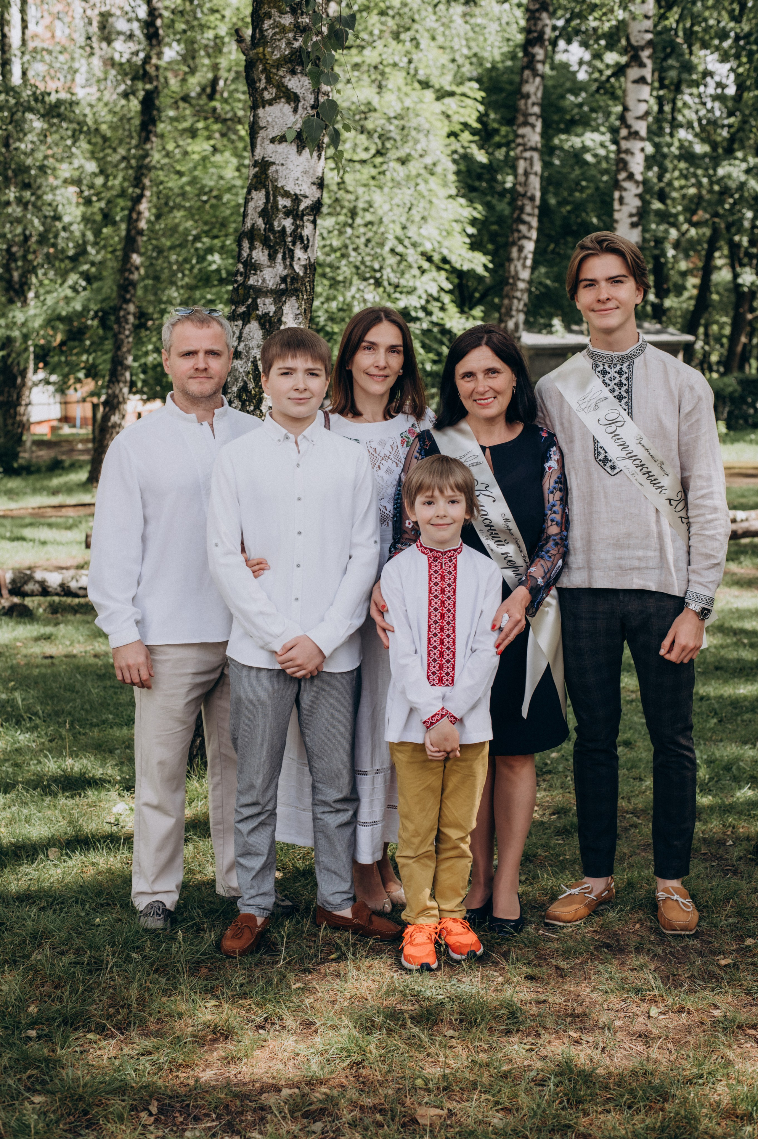 Фотосесія останнього дзвоника, фотосесія випускників Тернопіль, випускний 2024. Сімейний, дитячий та індивідуальний фотограф в м. Тернопіль, м. Львів