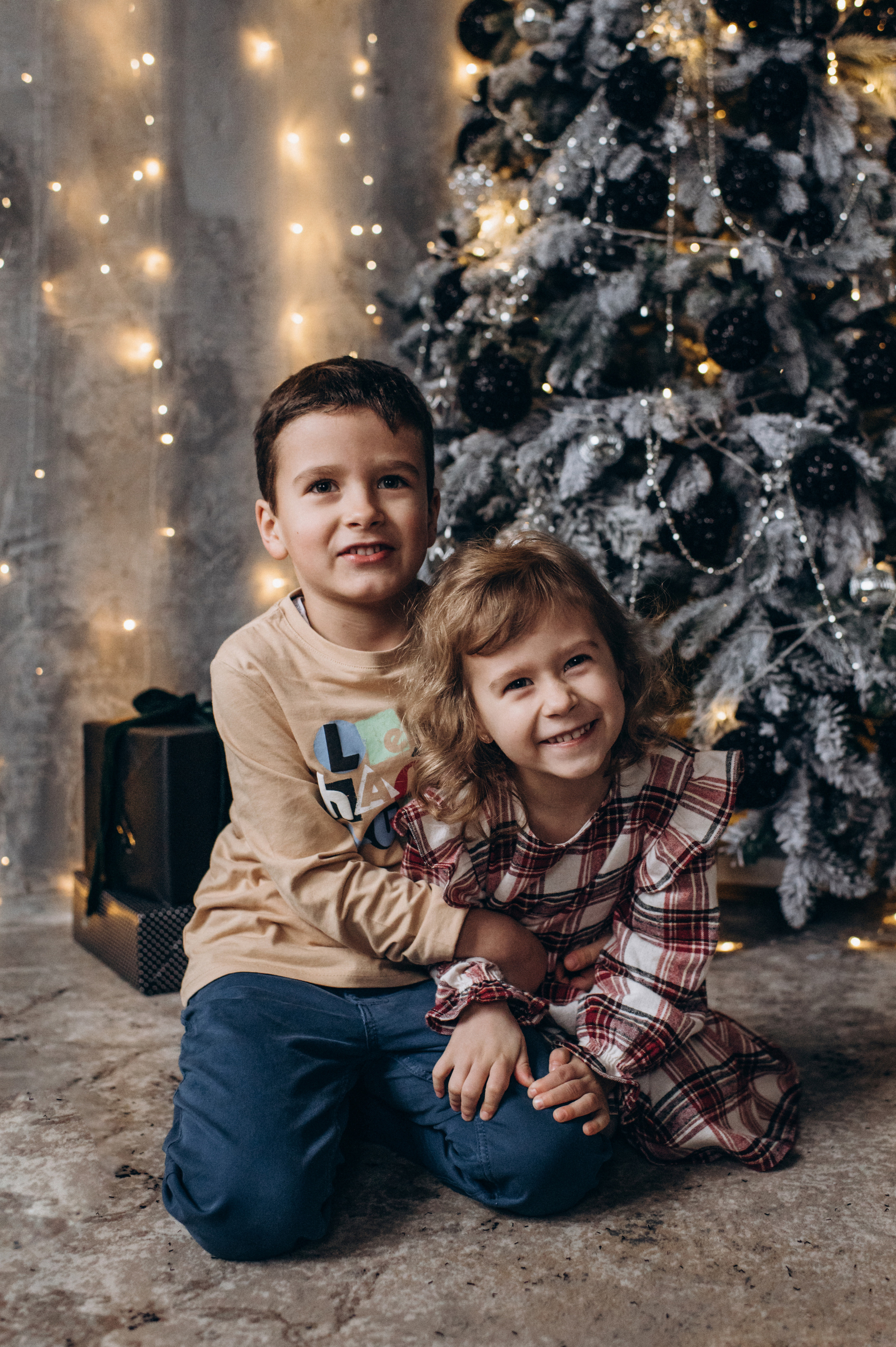 Новорічна сімейна зйомка у студії. Сімейний, дитячий та індивідуальний фотограф в м. Тернопіль, м. Львів